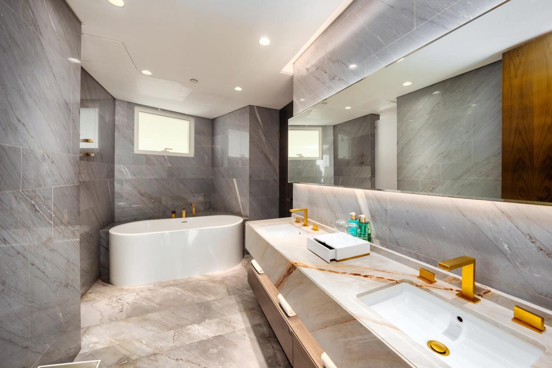 4 BED | XL Terrace Pool Suite