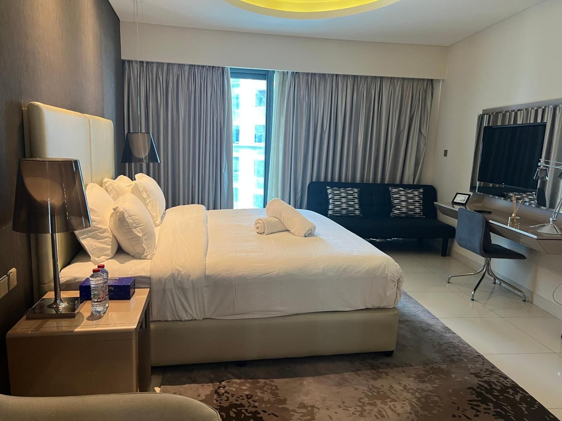 One-Bedroom Apartment with Pool View