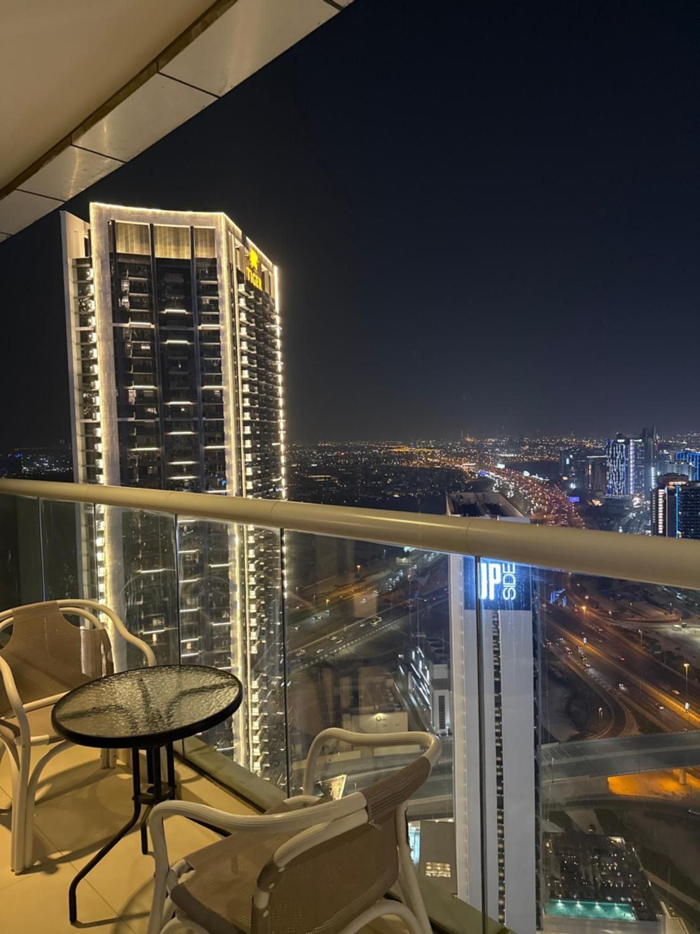 One-Bedroom Apartment with Bay View