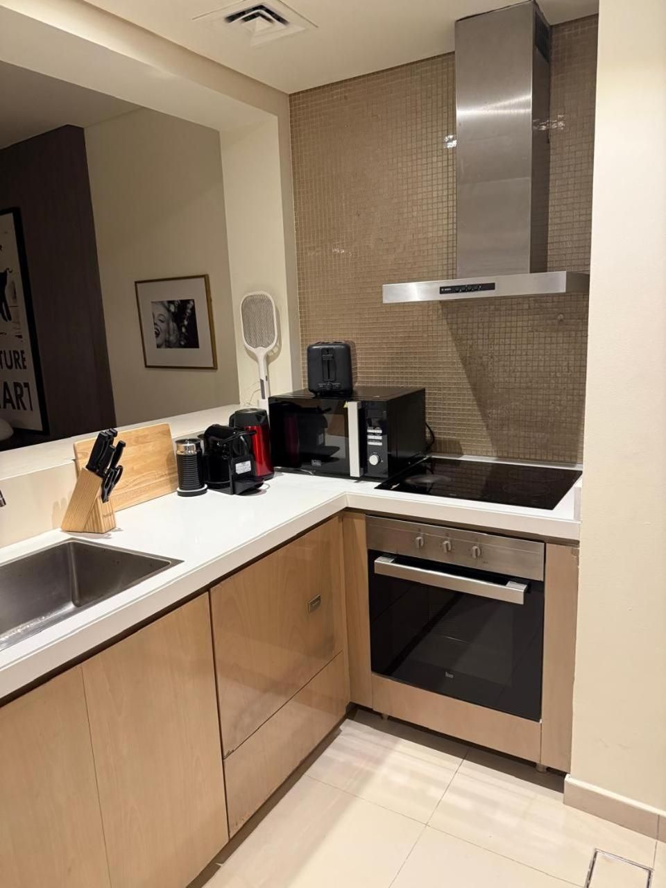 One-Bedroom Apartment with View