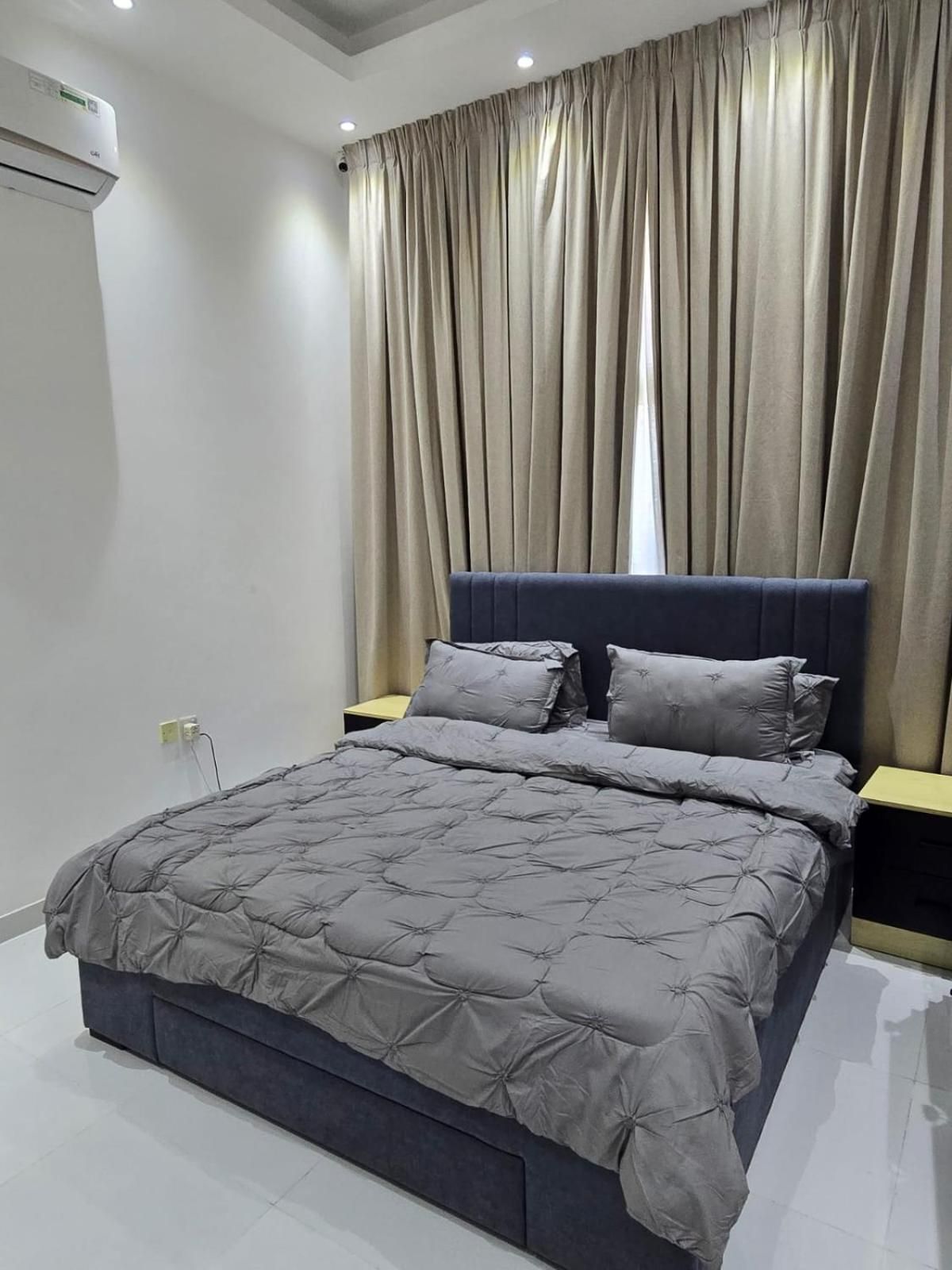 Deluxe Double Room (2 Adults + 1 Child)