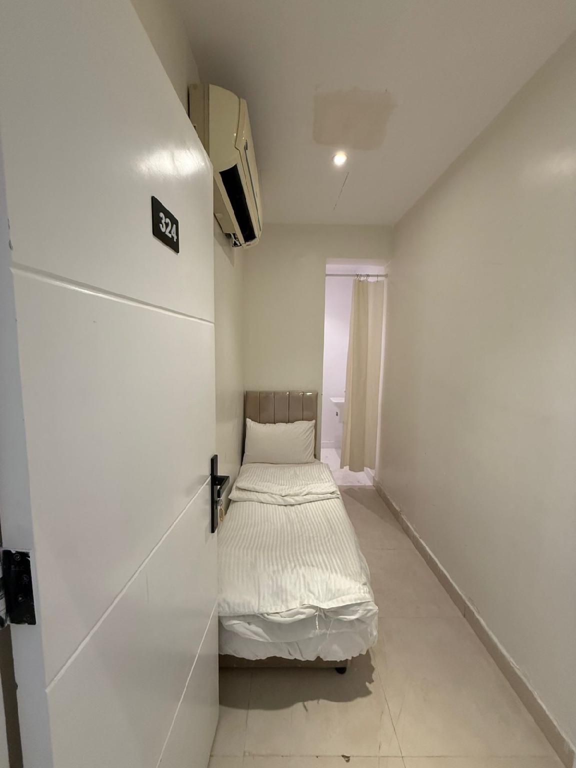 Single - Private Bathroom