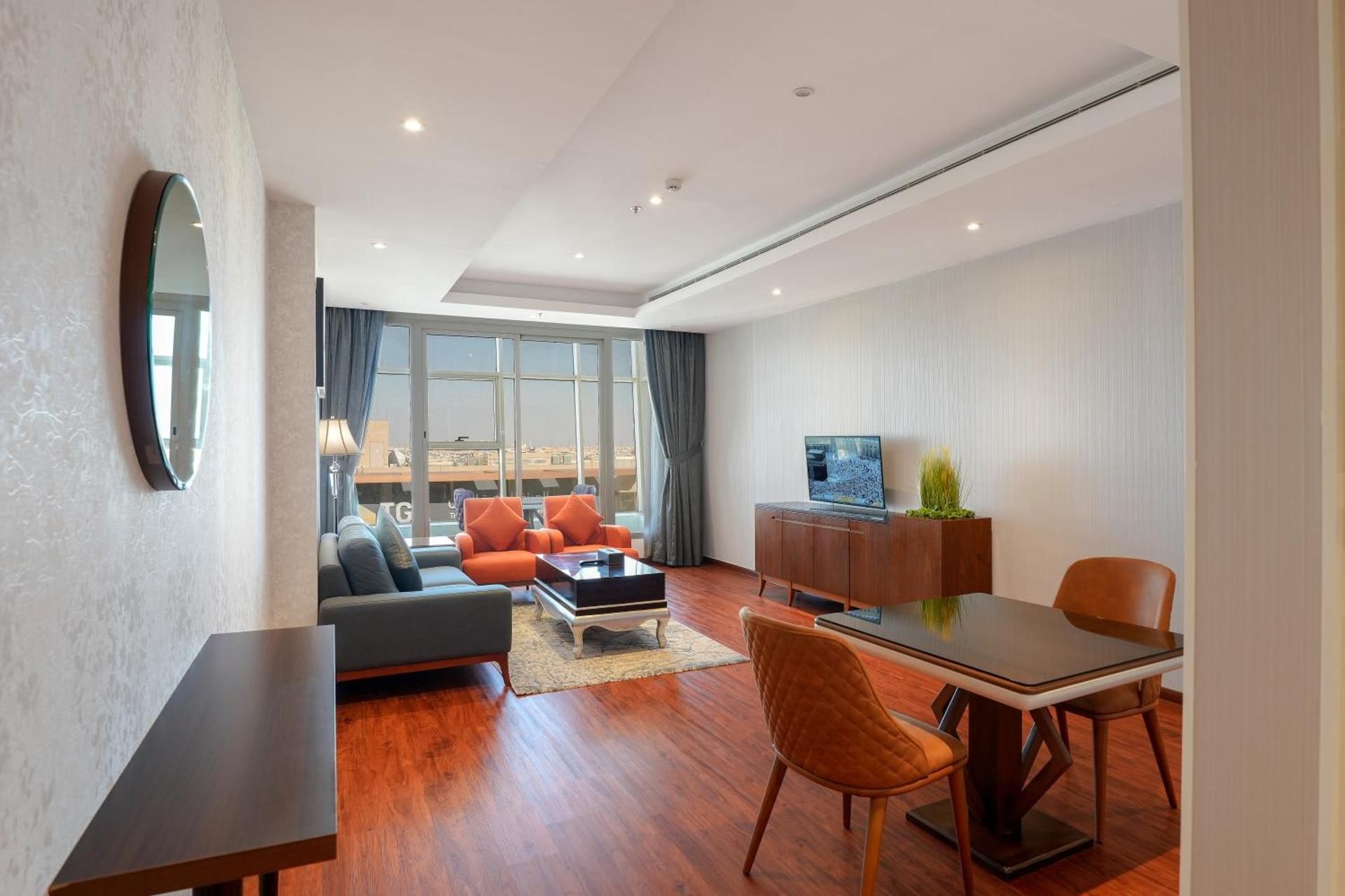 جناح غرفة وصالة حمامين بلكون