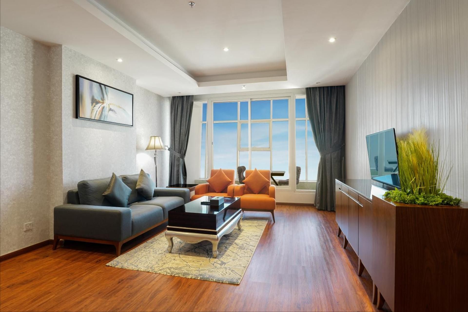 جناح غرفة وصالة حمامين بلكون