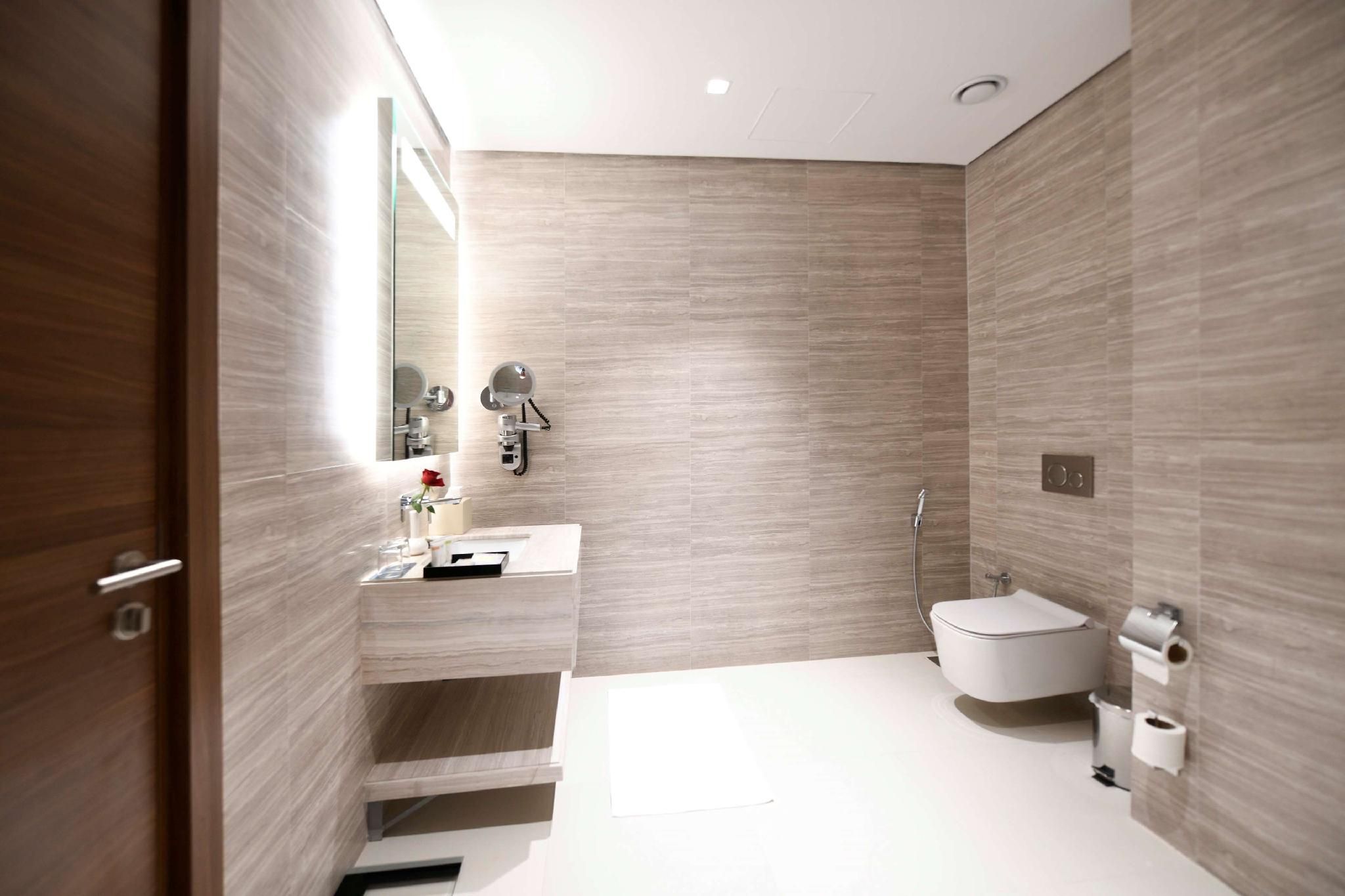 Deluxe Room - 1 King Bed