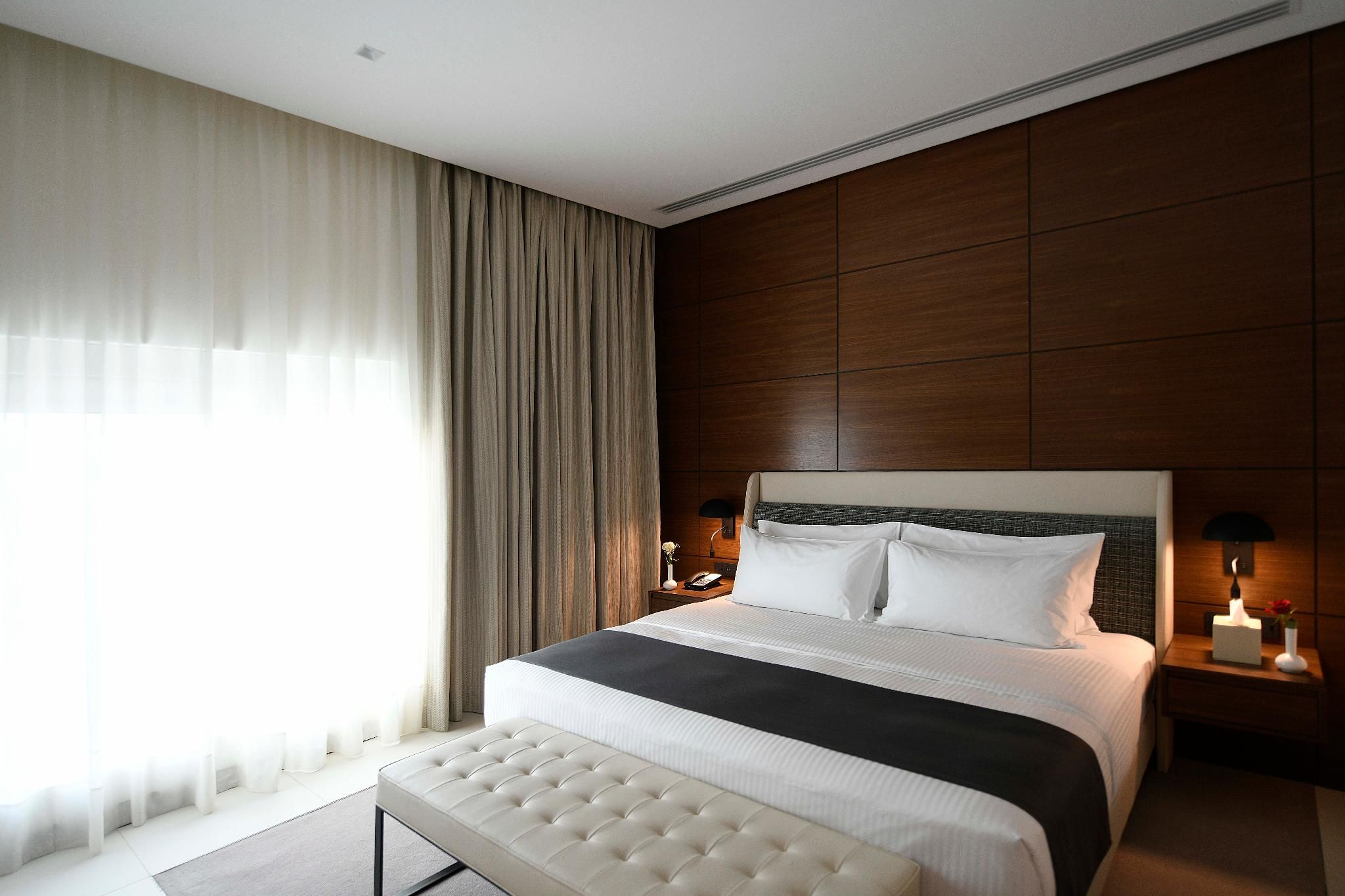 Superior Room - 1 King Bed