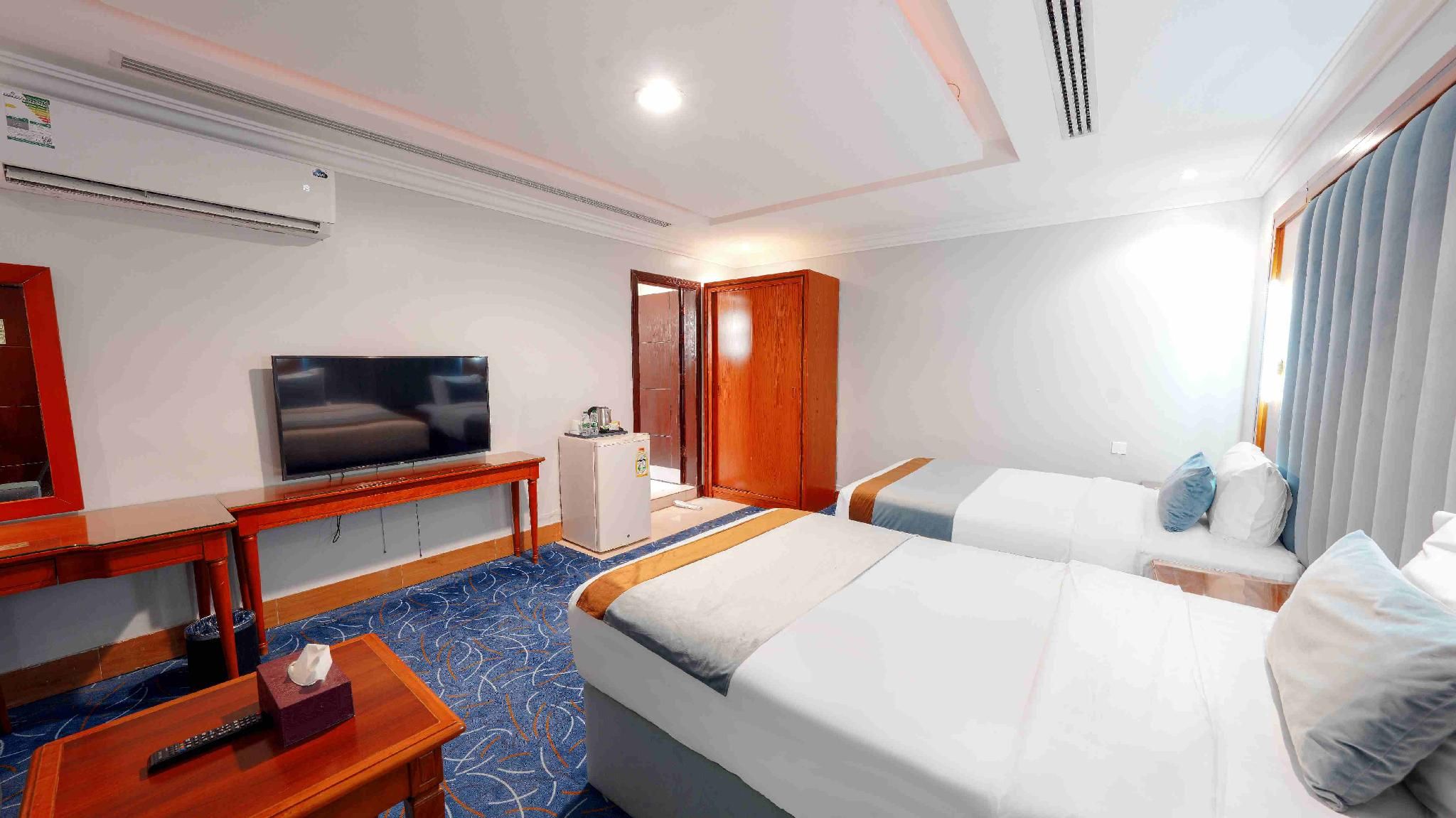 Twin Deluxe Room - Breakfast for 2 Included