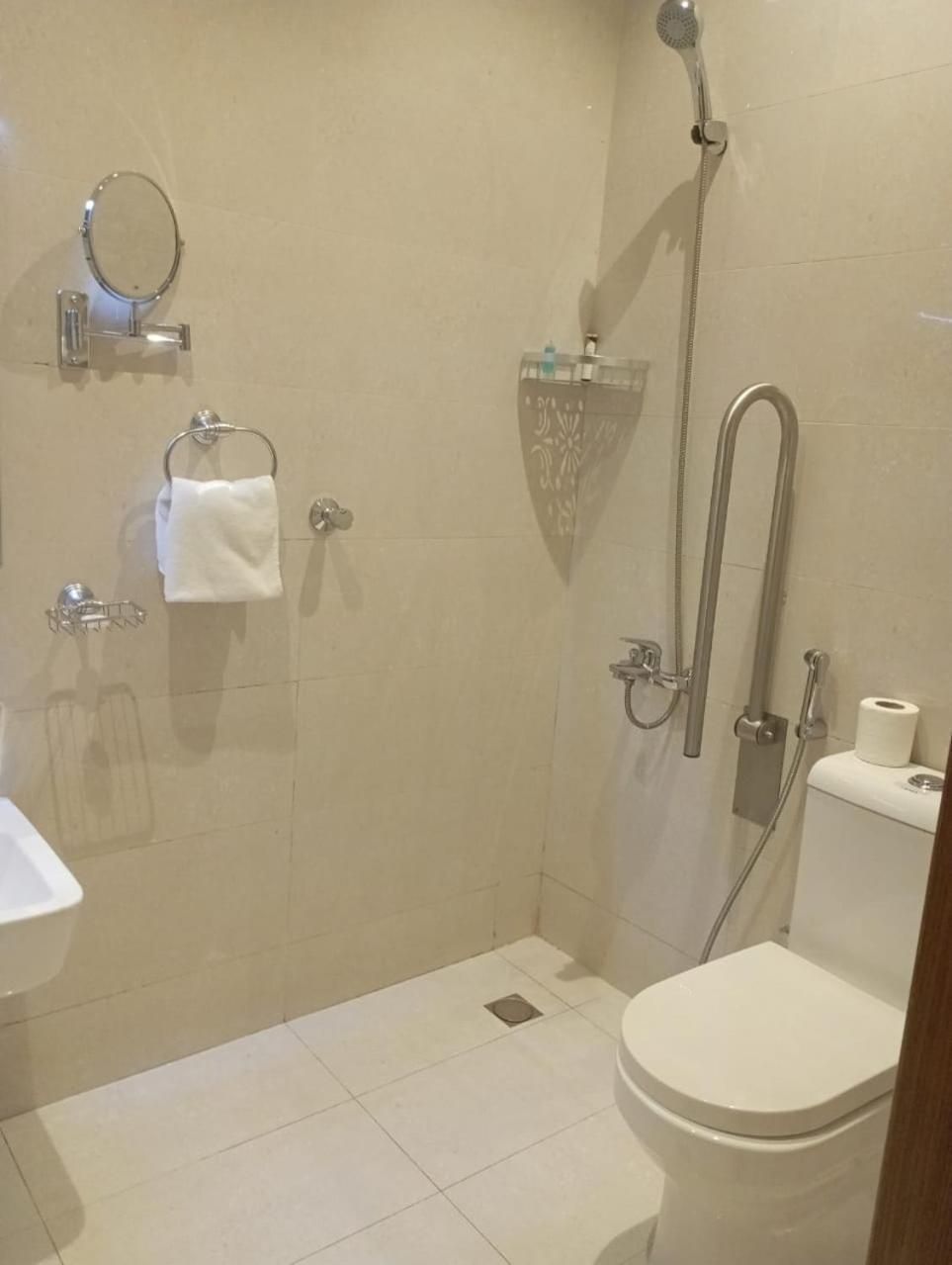 استوديو (غرفة نوم +جلسه +ركنه مطبخ)