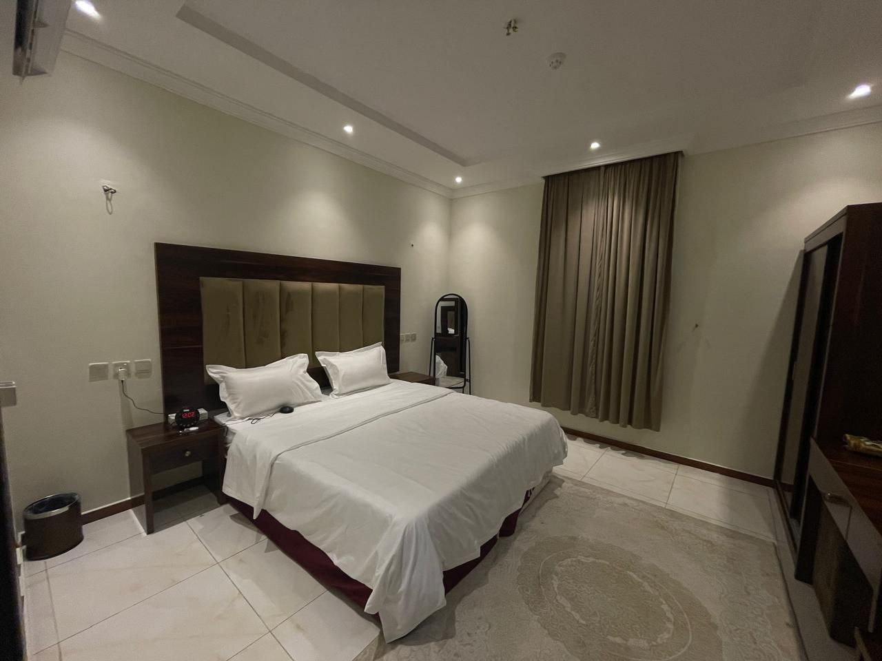 1-Bedroom Apartment