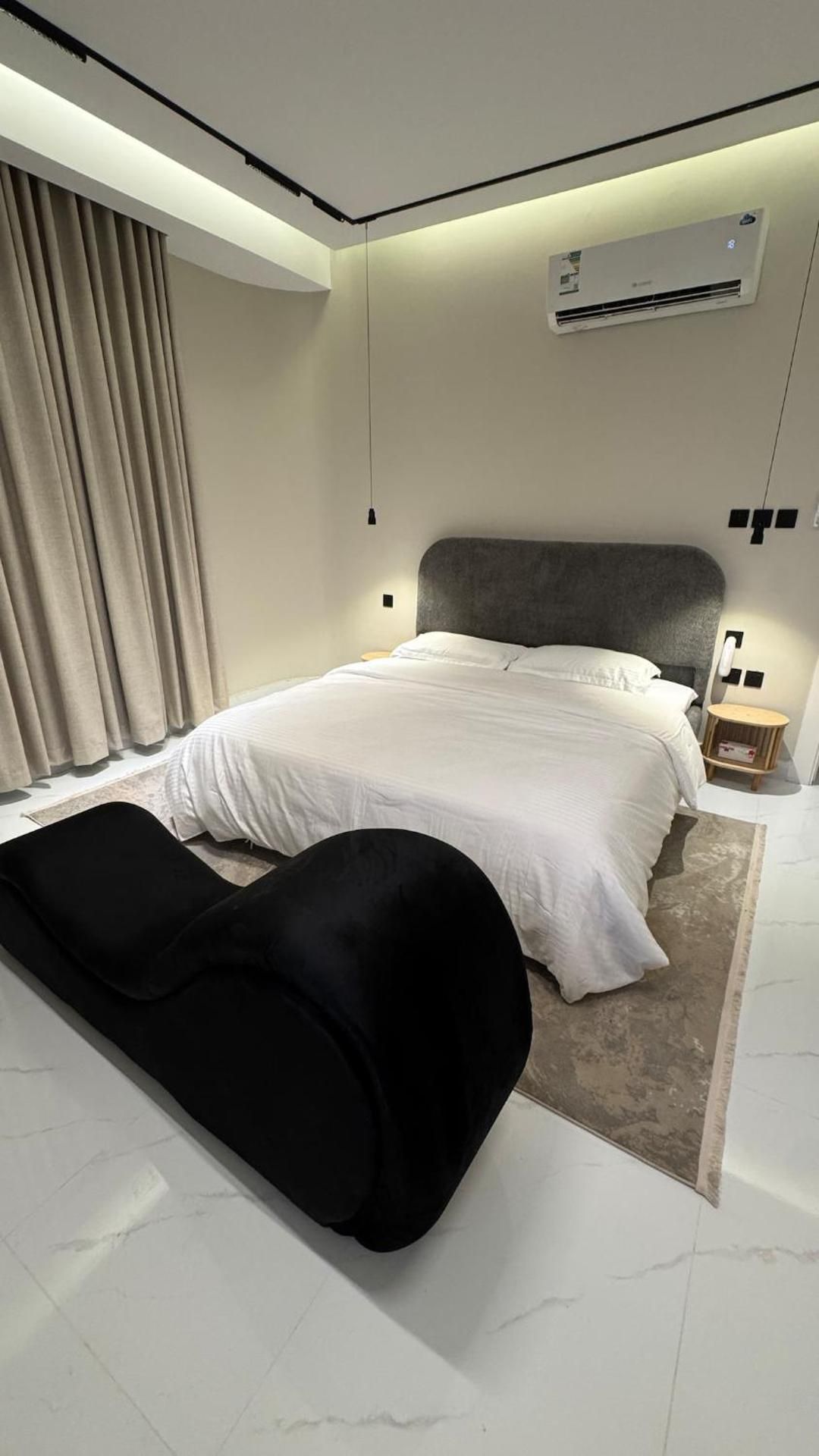 Elegant apt – 5 min airport, near Mall Arabia One-Bedroom Apartment