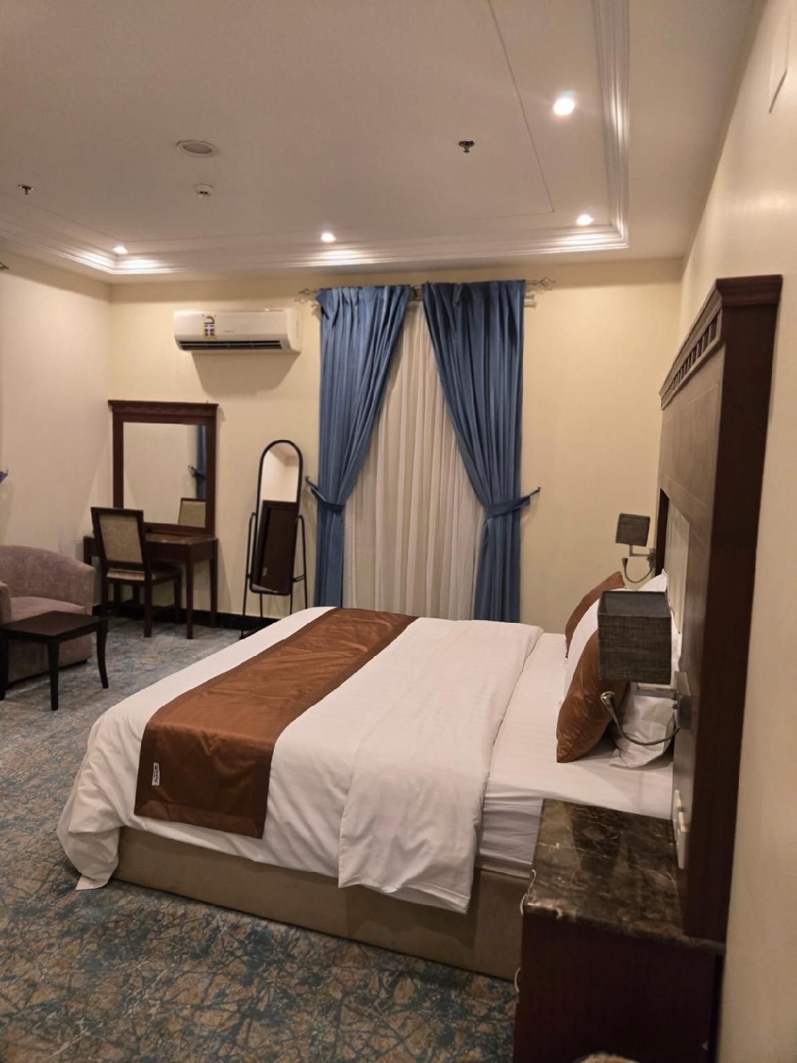 2 Bedroom Deluxe Suite