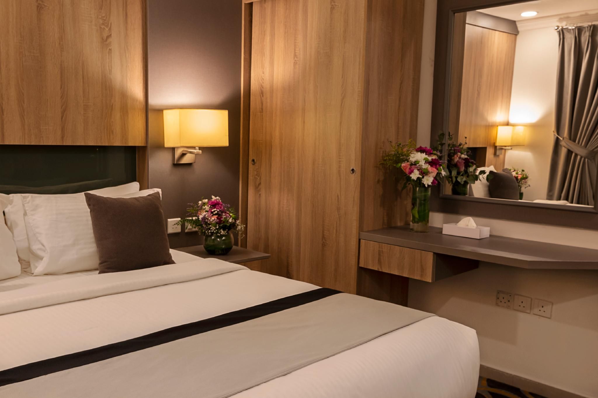 Executive Suite King or Twin