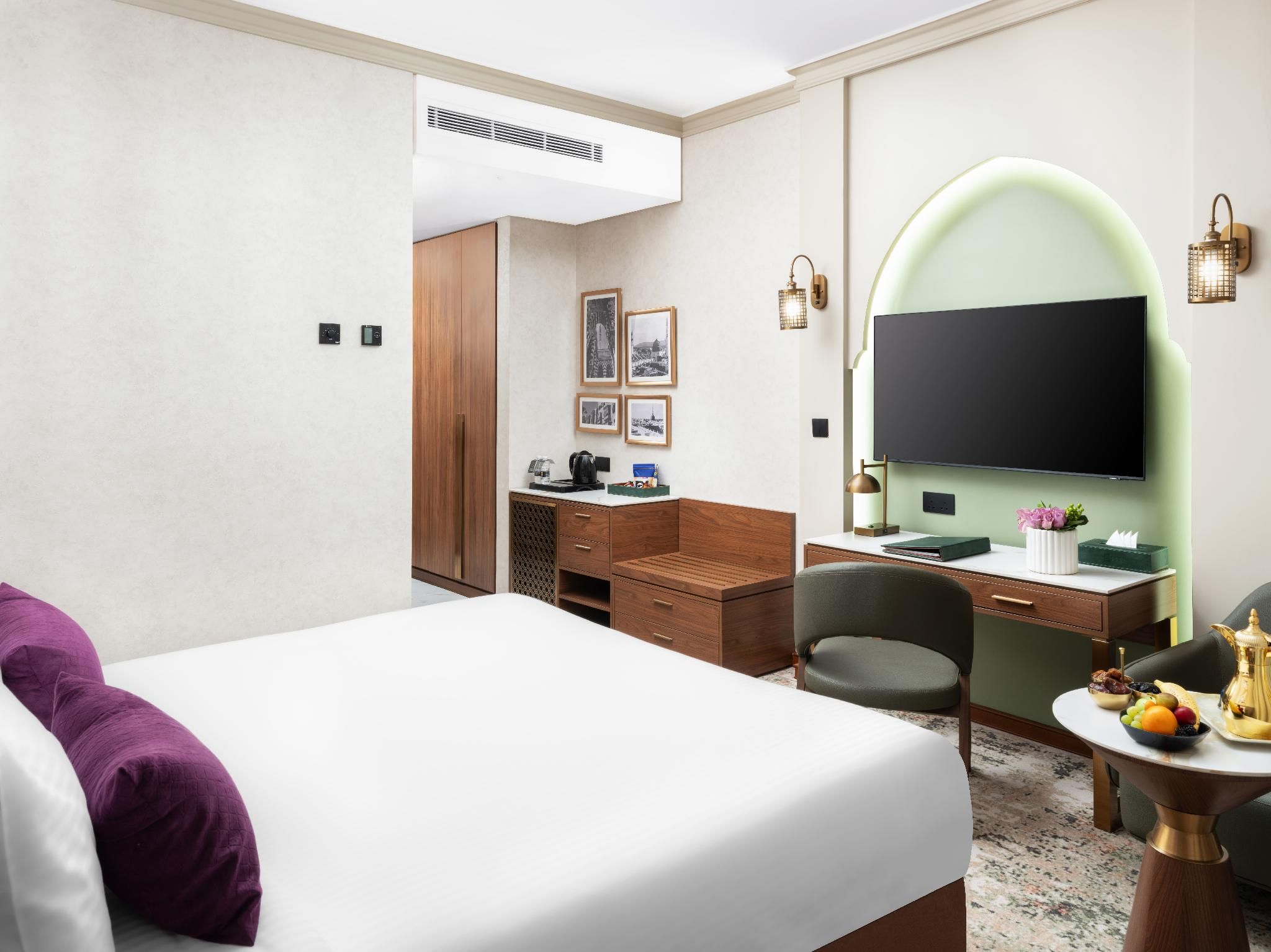 Standard Double Room Haram View, 01 King Bed and 01 Washroom