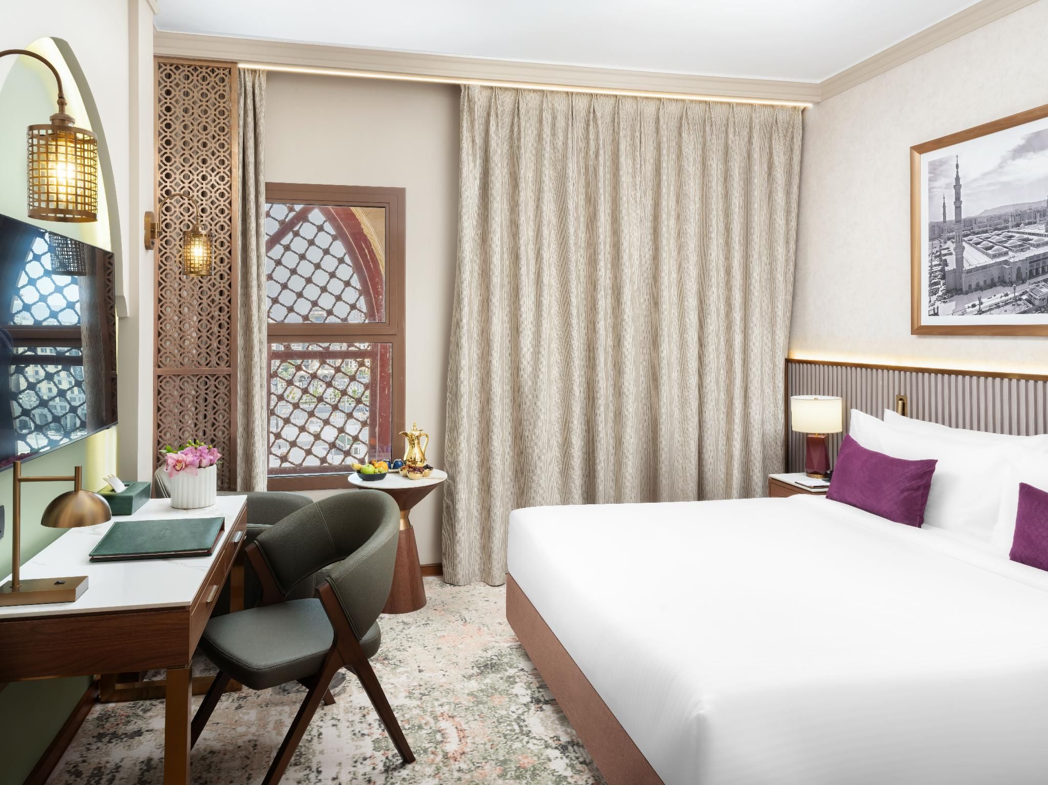 Standard Double Room Haram View, 01 King Bed and 01 Washroom