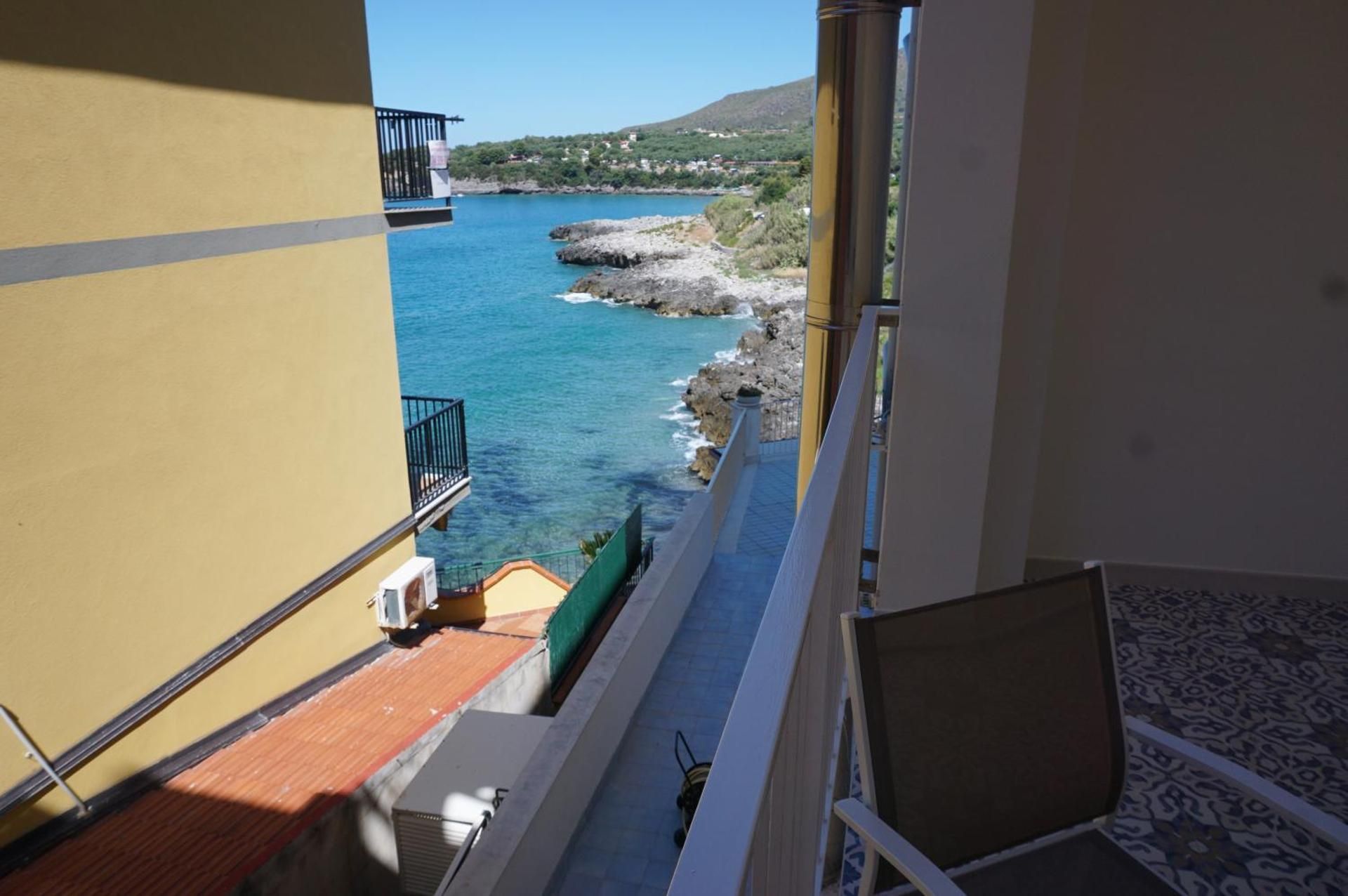 Junior Suite with Partial Sea View