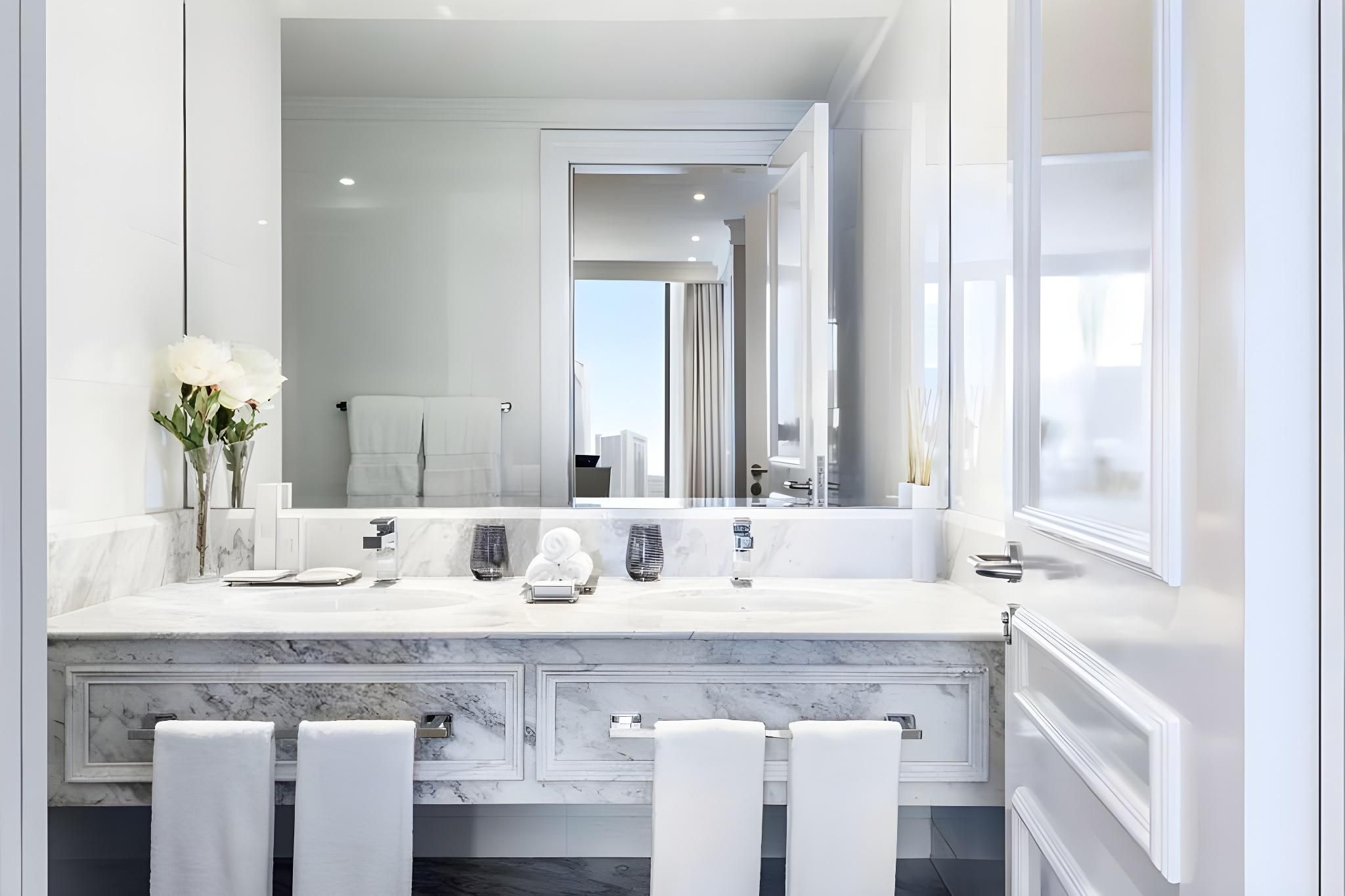 2 Bedroom Deluxe Suite