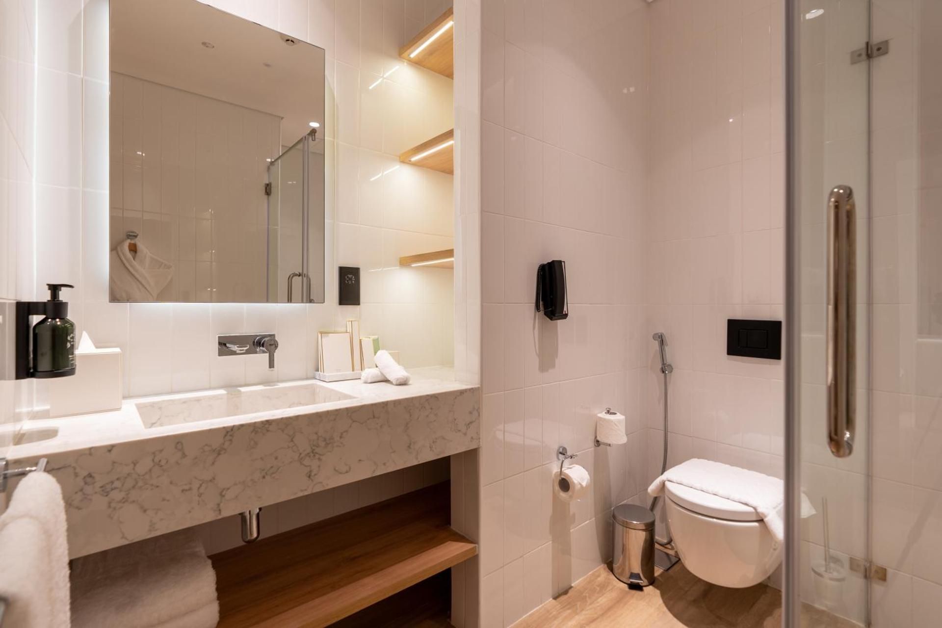 West Walk Retaj Hotel Deluxe Suite 3