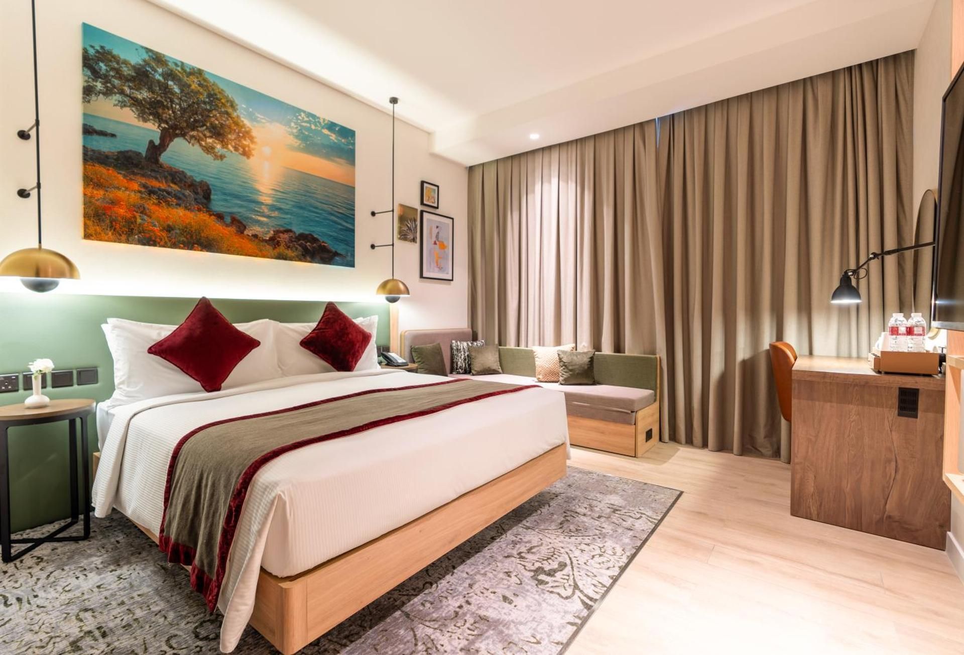 West Walk Retaj Hotel Deluxe Suite 2