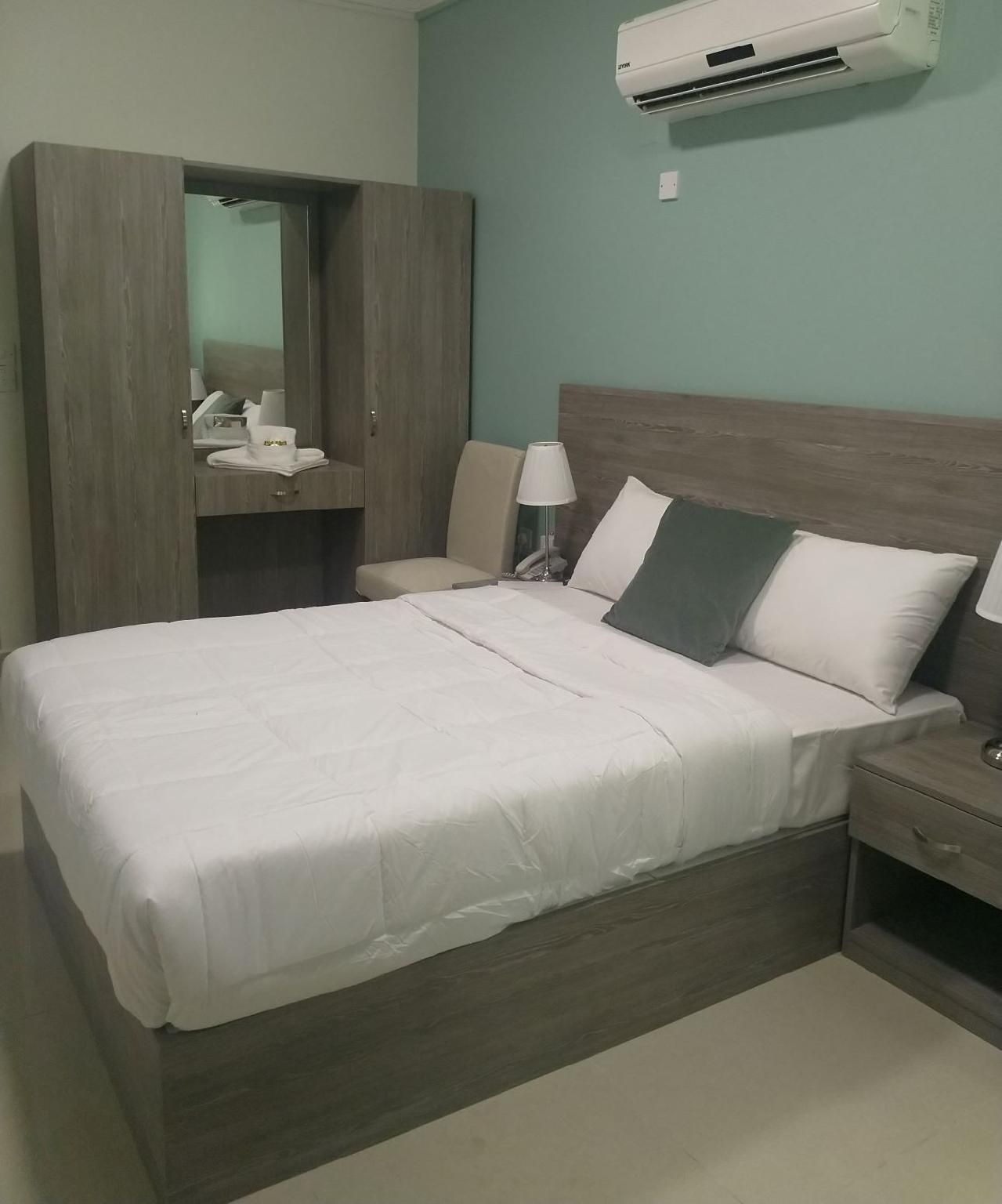 Sovereign Hotel - Marriage Certificate Required Single