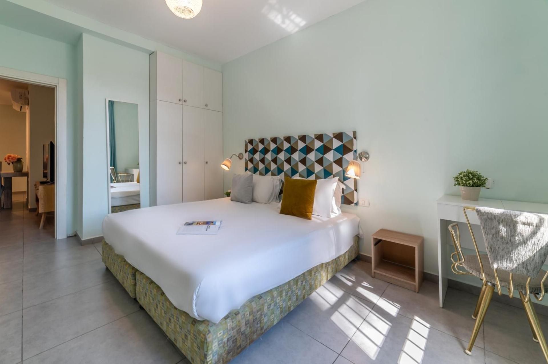 Comfort One Bedroom Apartment with Balcony