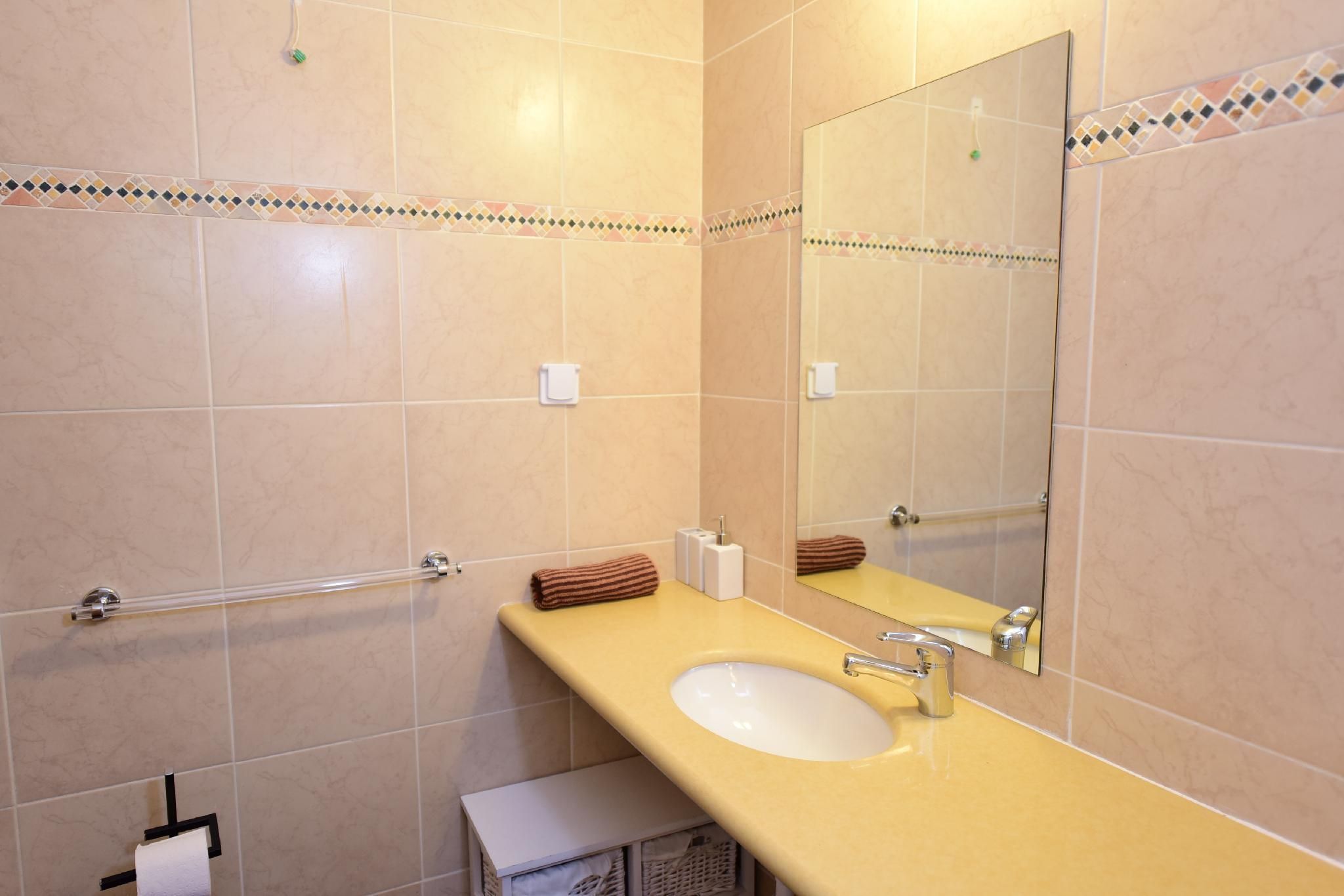 Two-Bedroom Apartment with Terrace and Jacuzzi - Avney Hoshen 30