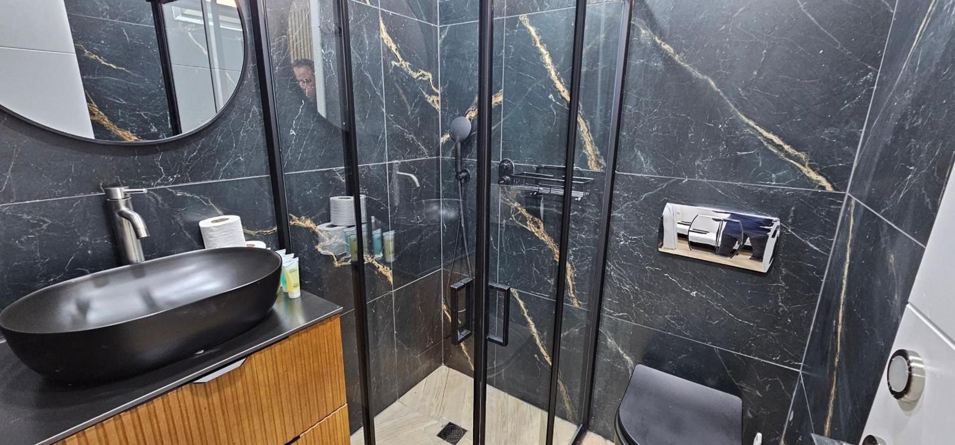 Two Bedroom Apartment with Garden - Avney Hoshen 12