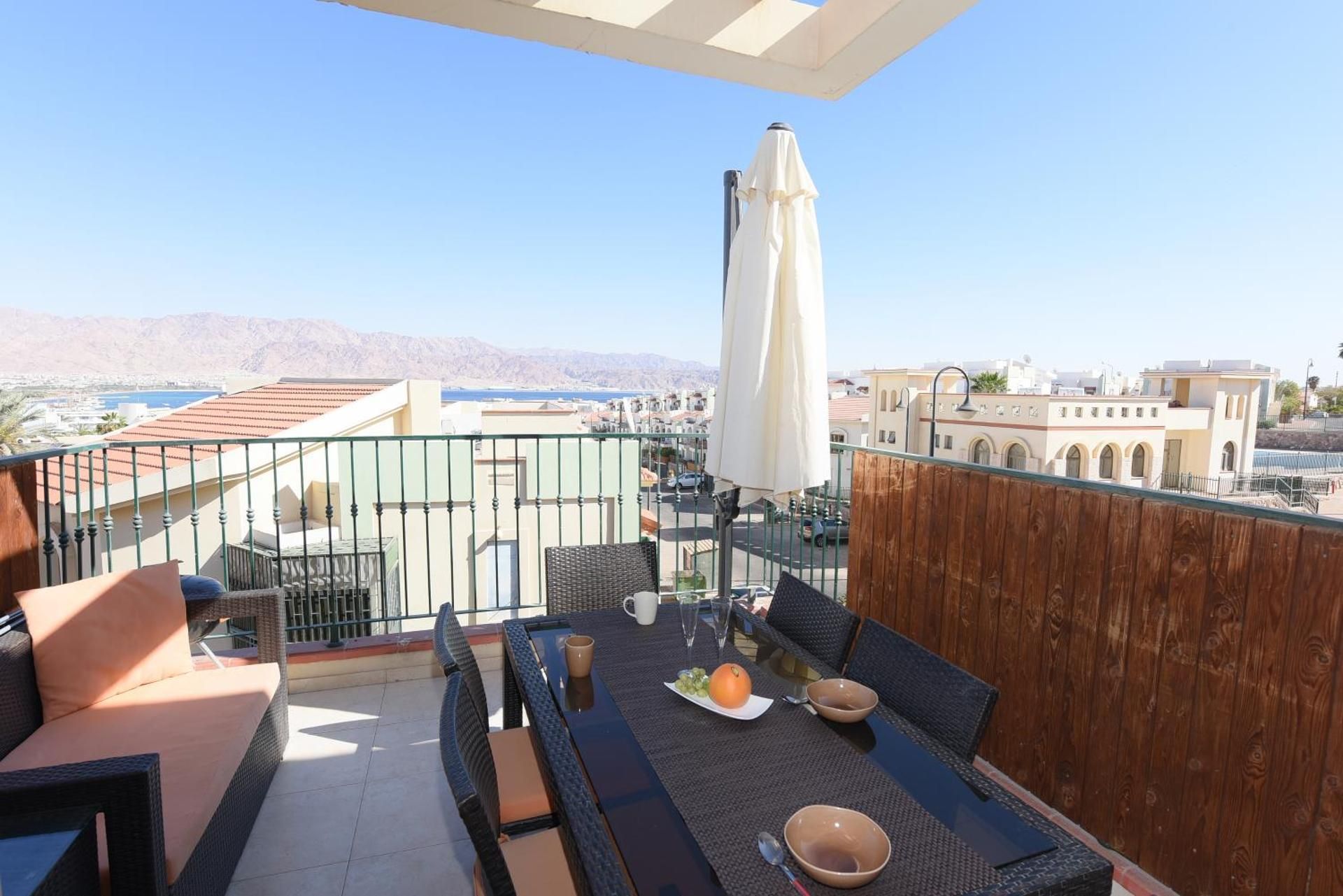 Three-Bedroom Apartment with Sea View - Avney Hoshen 22