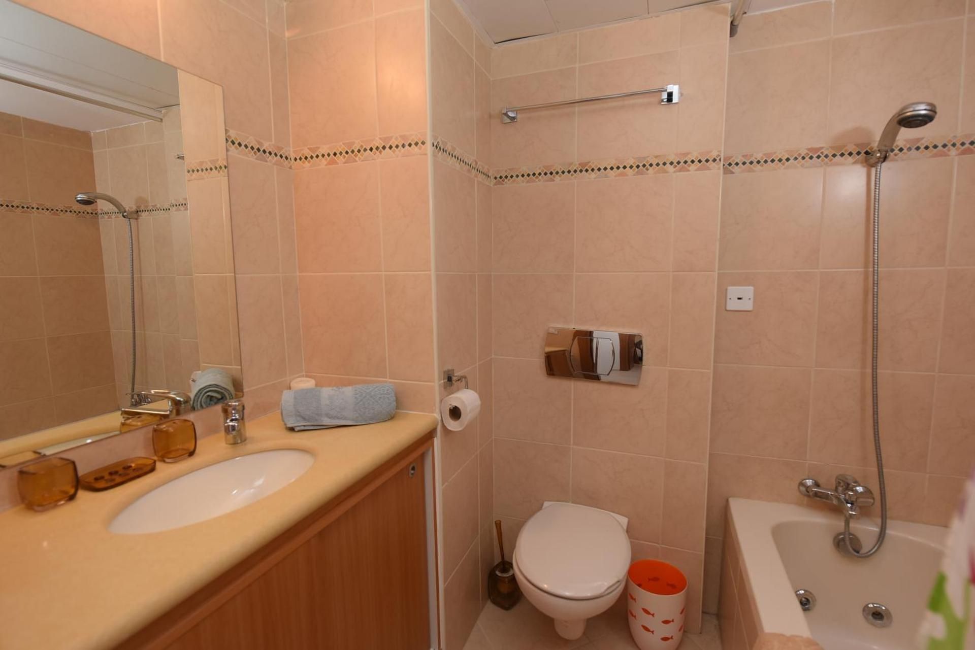 Three-Bedroom Apartment with Sea View - Avney Hoshen 22
