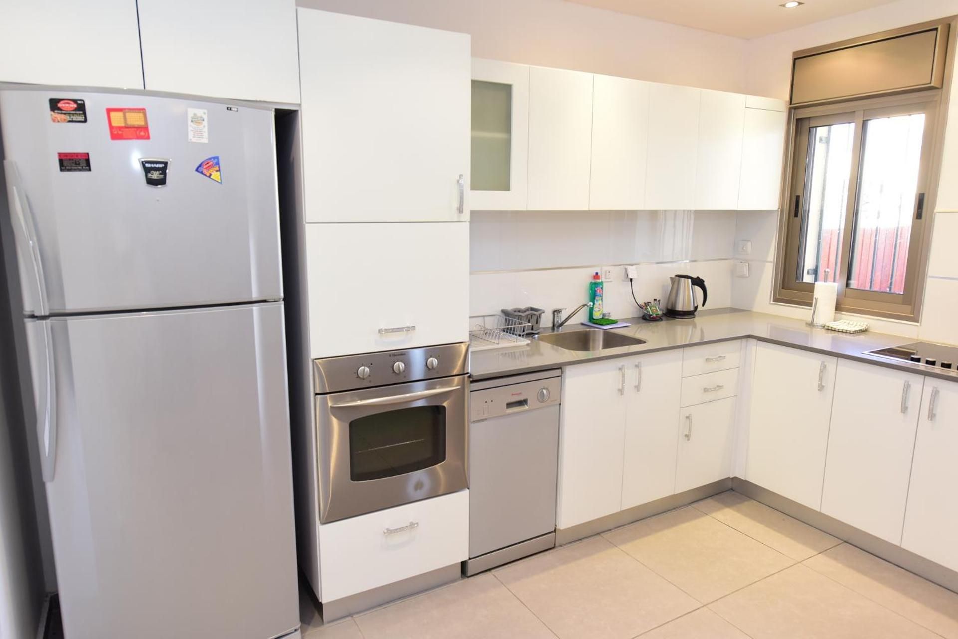 Two-Bedroom Apartment with Terrace and Jacuzzi - Avney Hoshen 30