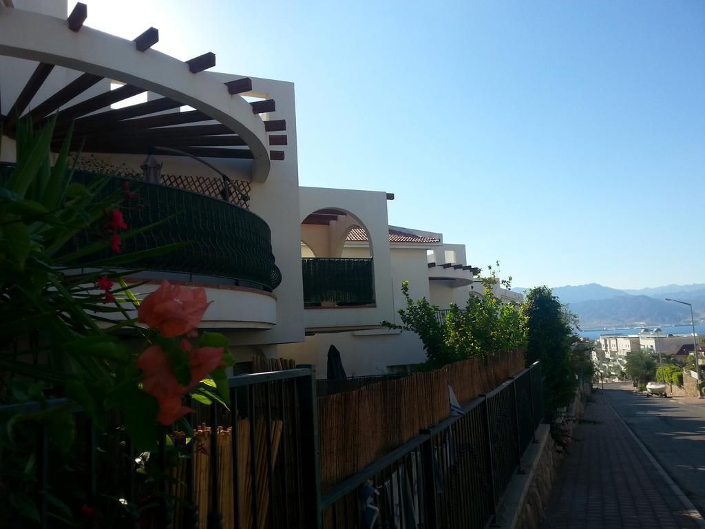 Two-Bedroom Apartment with Private Pool - HaEkaliptus 2 St