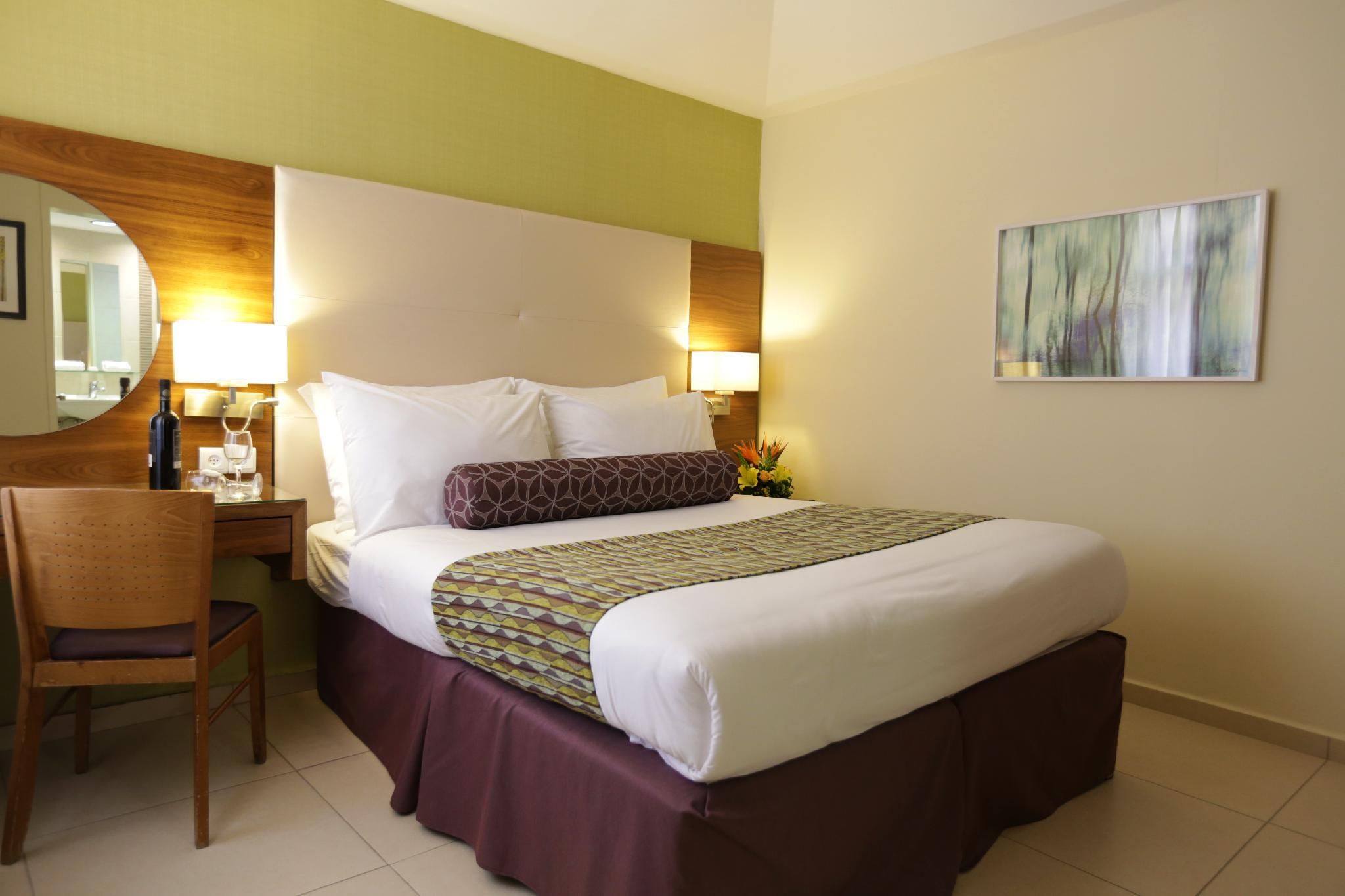 Standard Double Room (2 Adults 1 Child)