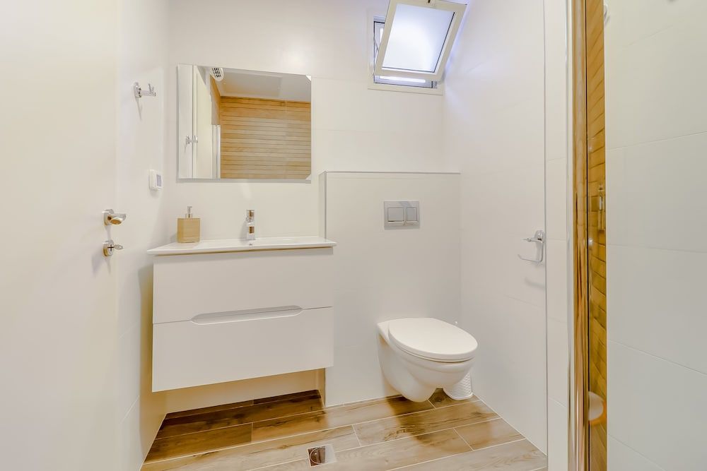 Carmel Boutique Studio, Balcony 4