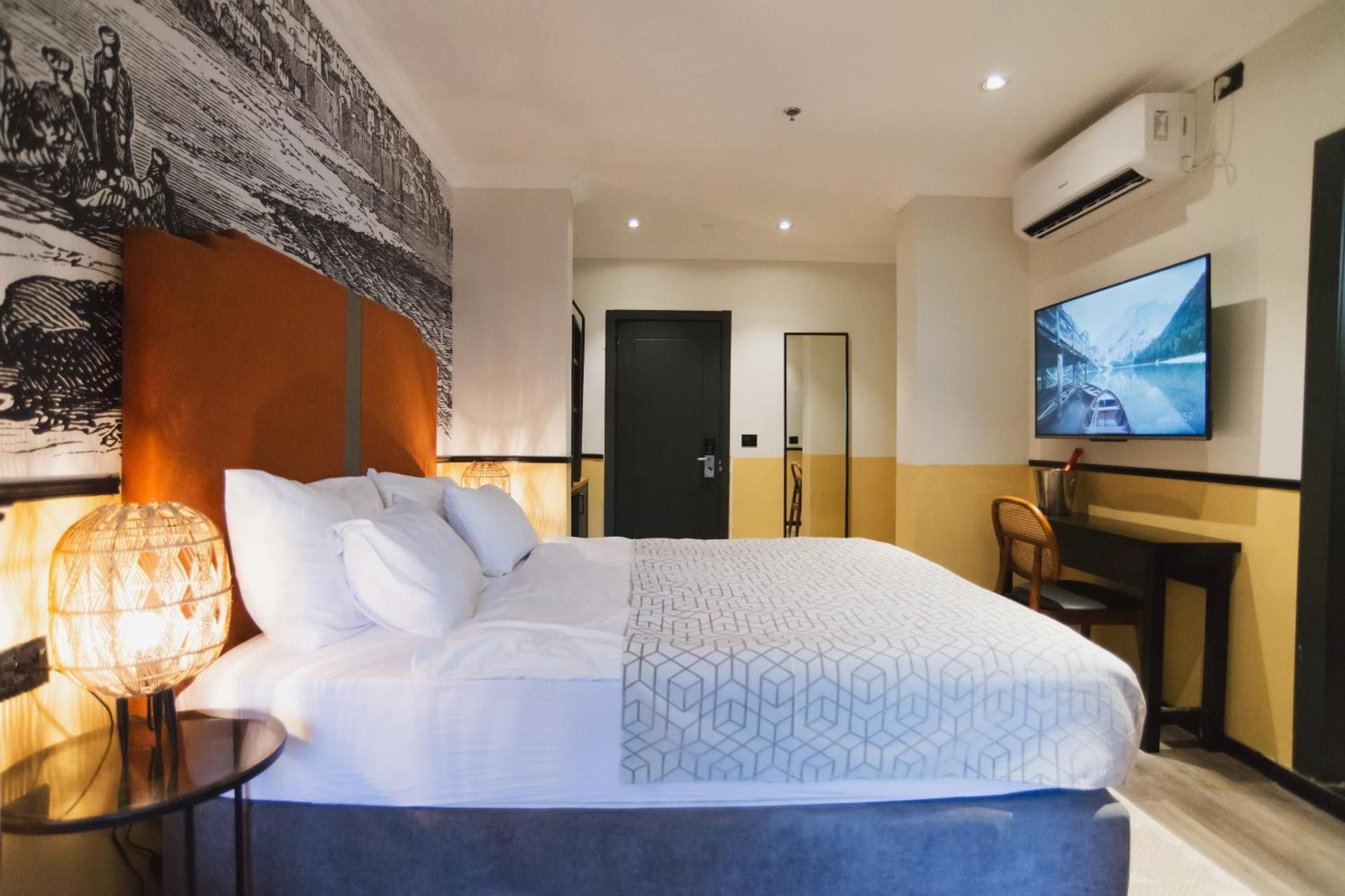 Double or Twin Room with City View
