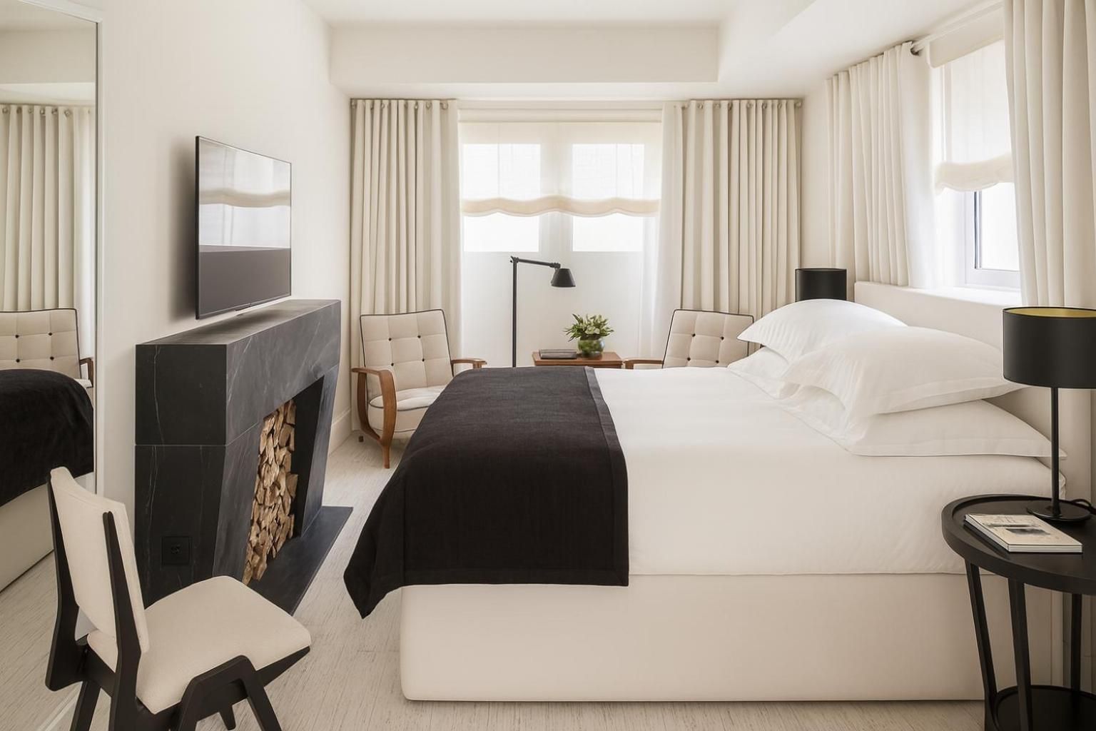 Deluxe Room (2 Adults + 1 Child)