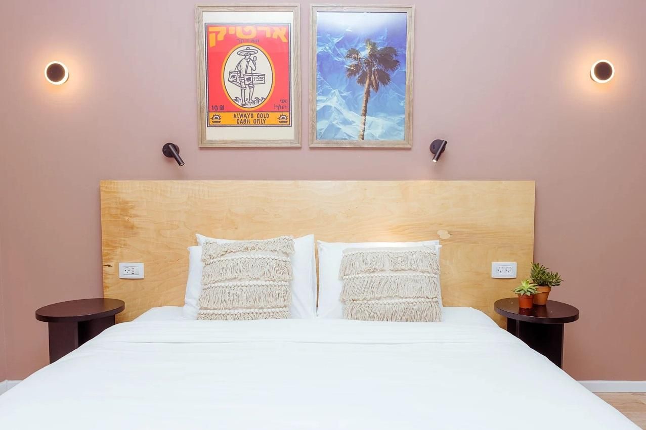 Seven TLV Standard Room