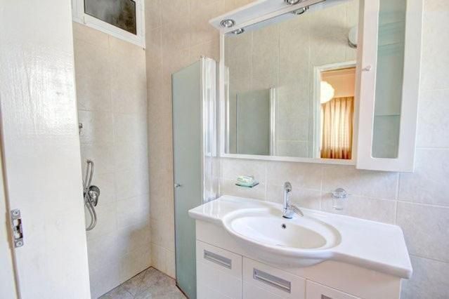 Superior One-Bedroom Apartment - 9 Ezra Hasofer Street