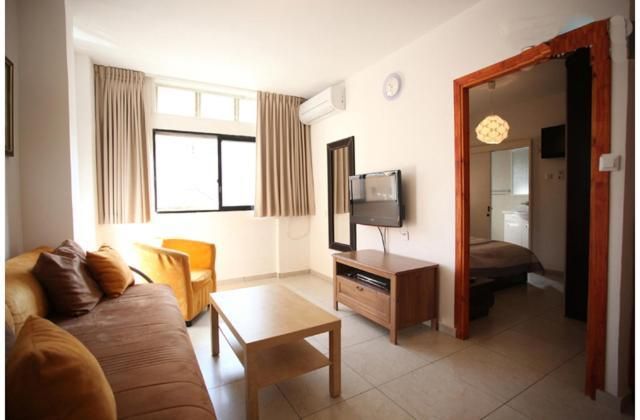 One-Bedroom Apartment - 9 Ezra Hasofer One-Bedroom Apartment