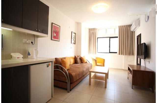 One-Bedroom Apartment - 9 Ezra Hasofer One-Bedroom Apartment