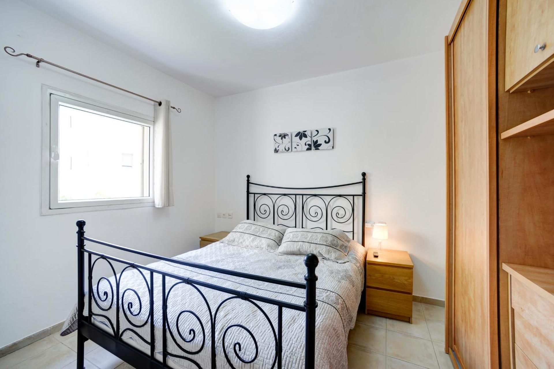 One-Bedroom Apartment West - 20 Nechamya Street