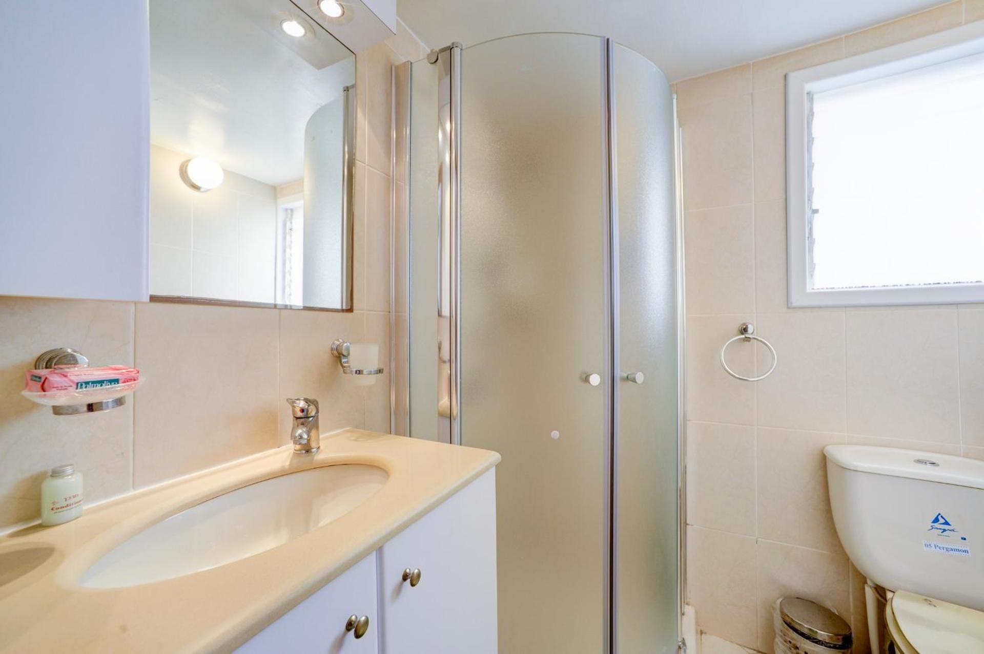 Superior One-Bedroom Apartment - 210 Hayarkon