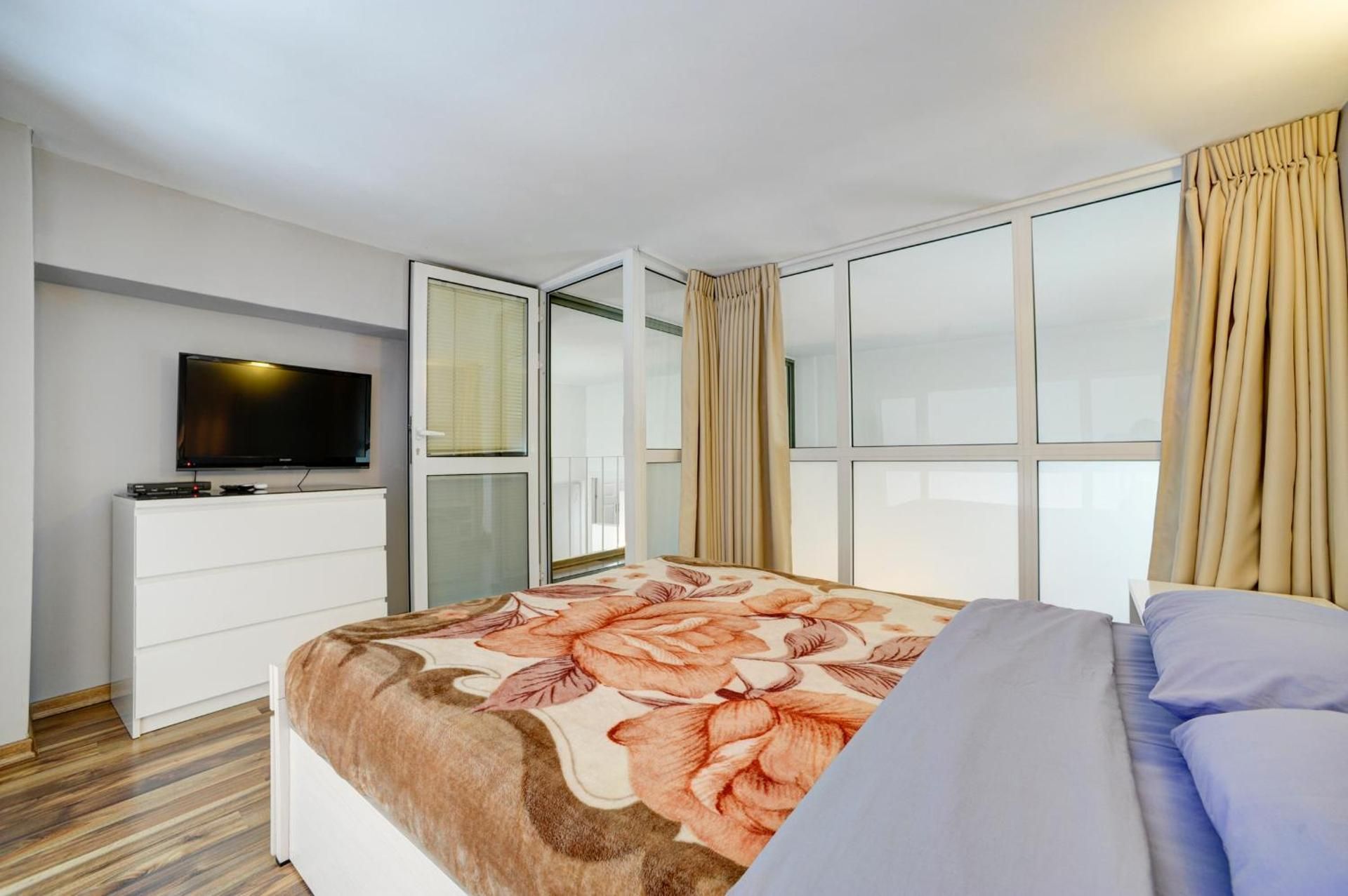 One-Bedroom Apartment with Garden South - 28 Hakovshim Street