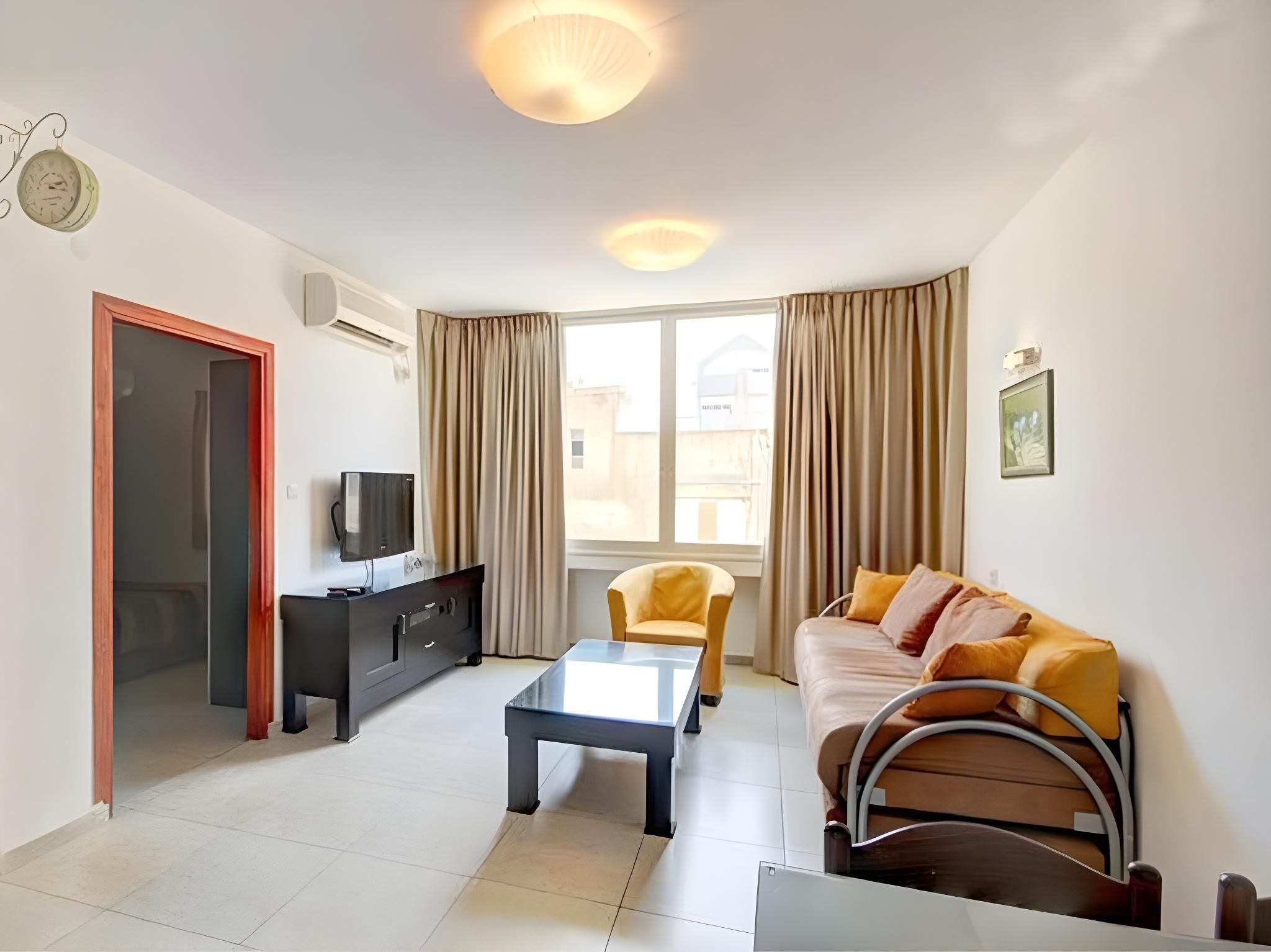 1-Bedroom Superior Apartment Ezra Hasofer 9