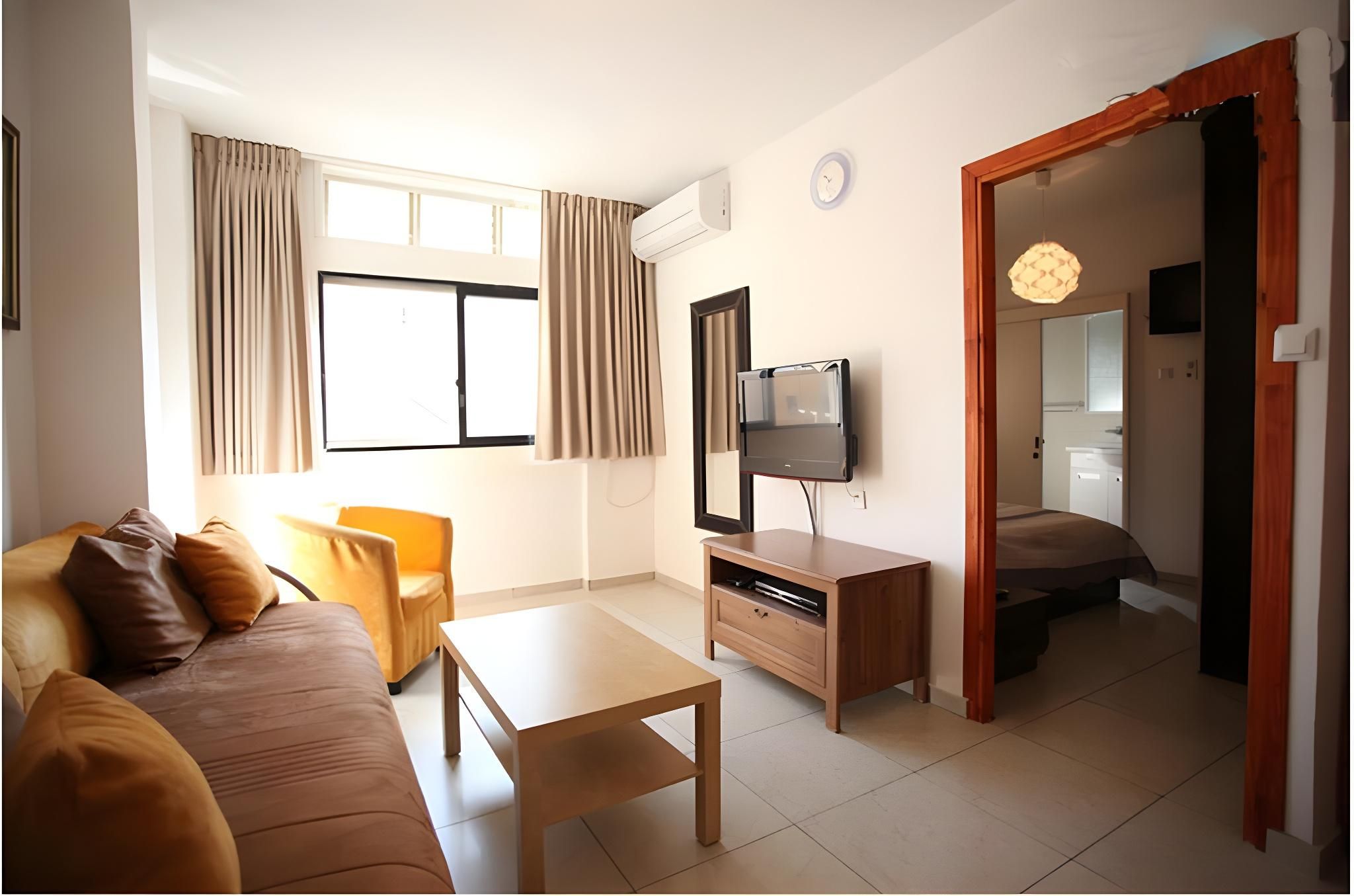 1-Bedroom Apartment Ezra Hasofer 9