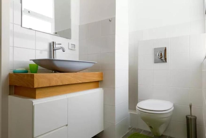 Two- Bedroom Apartment with Balcony-5 Liberman Street