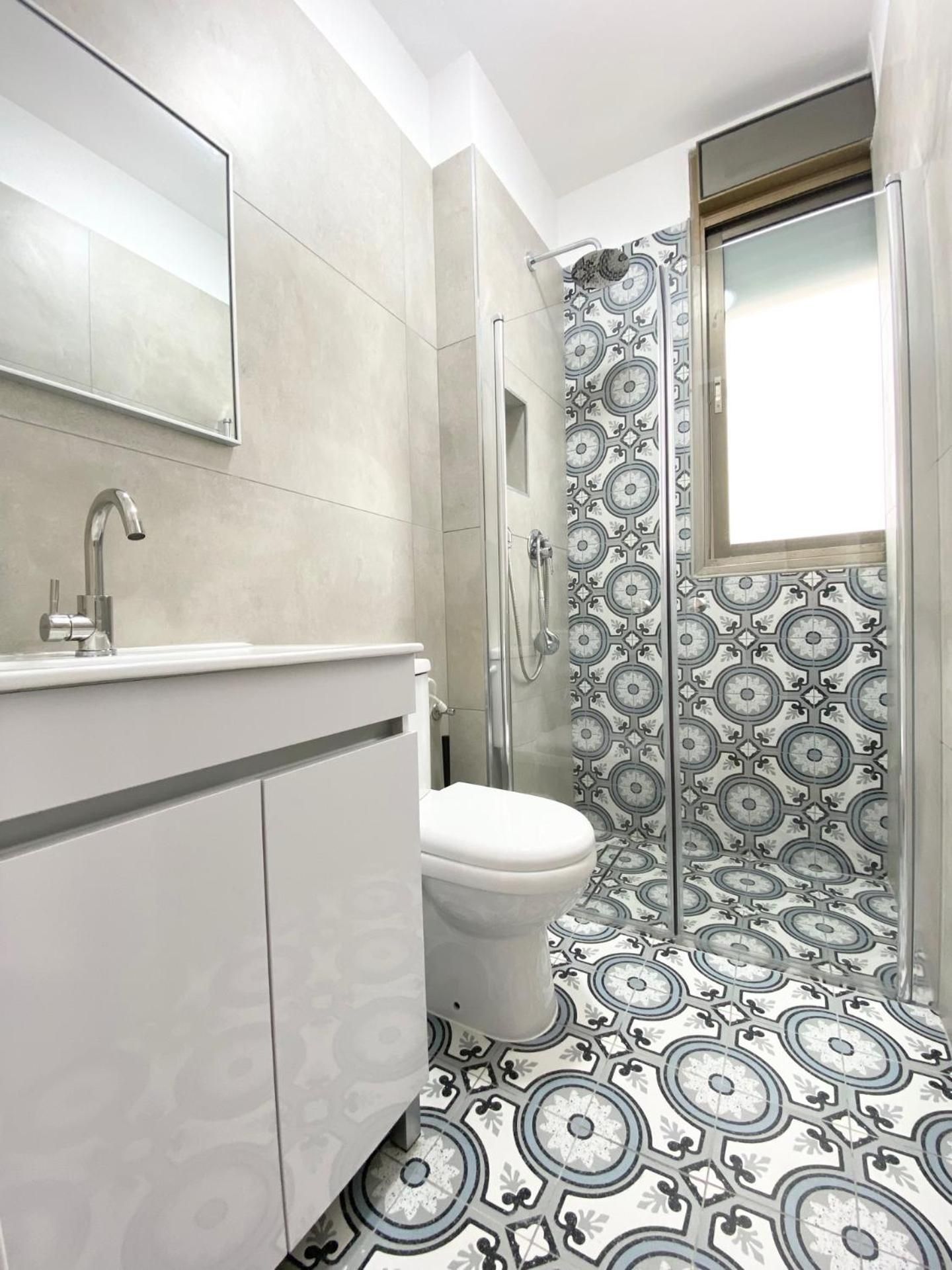 One-Bedroom Apartment with Balcony and Sea View - 20 Nechamya Street