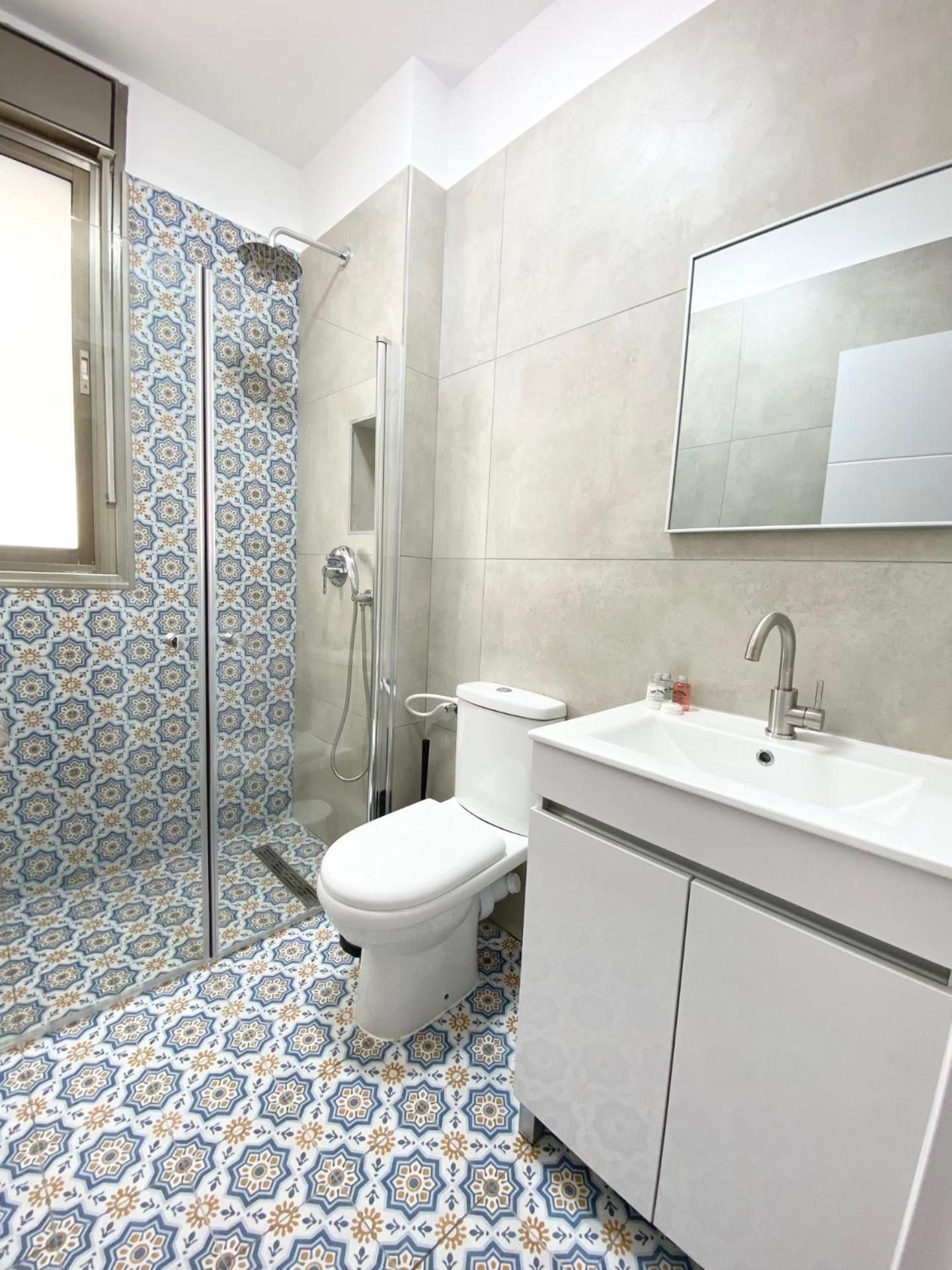 One-Bedroom Apartment with Balcony - 20 Nechamya Street