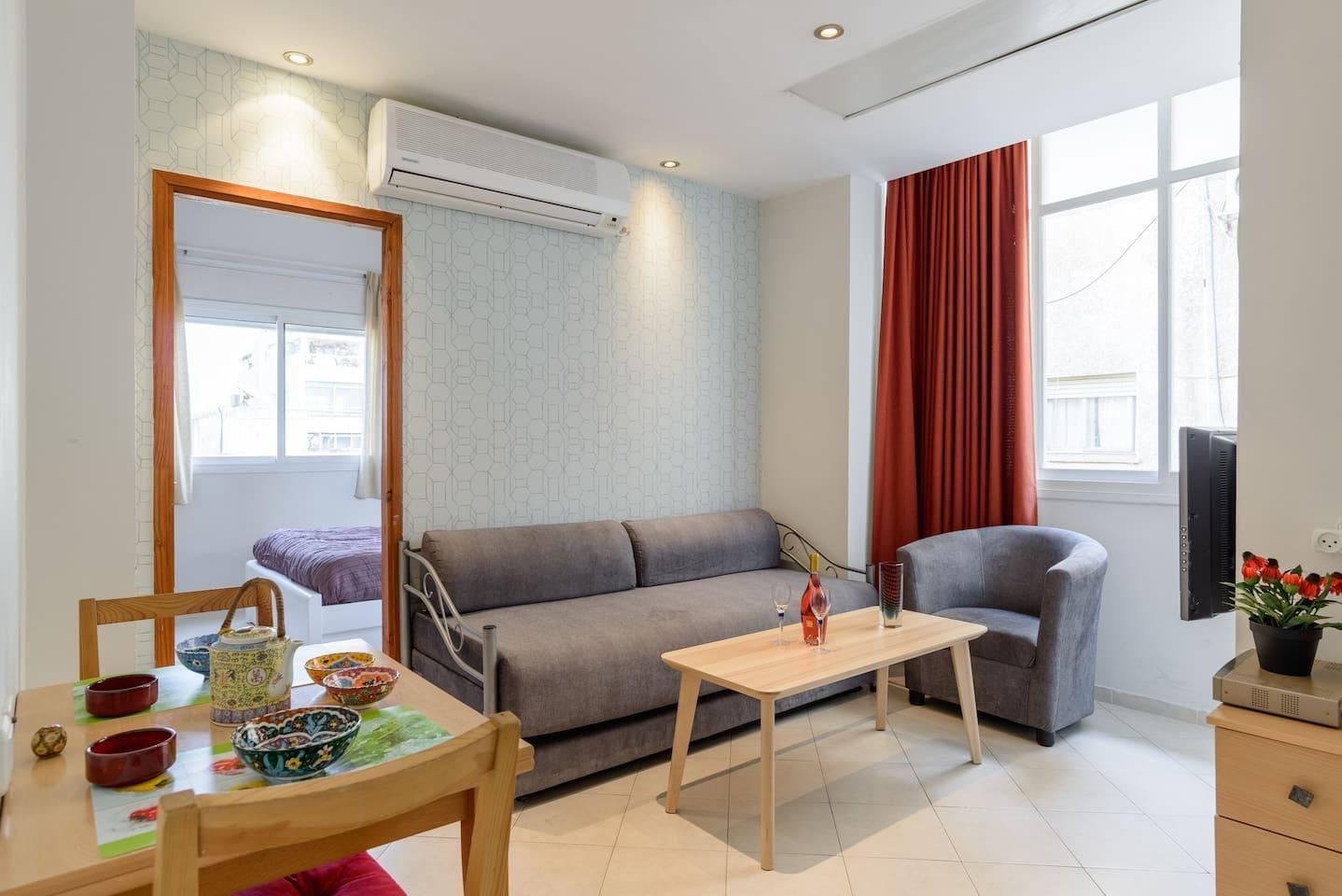 One-Bedroom Apartment - 210 Hayarkon