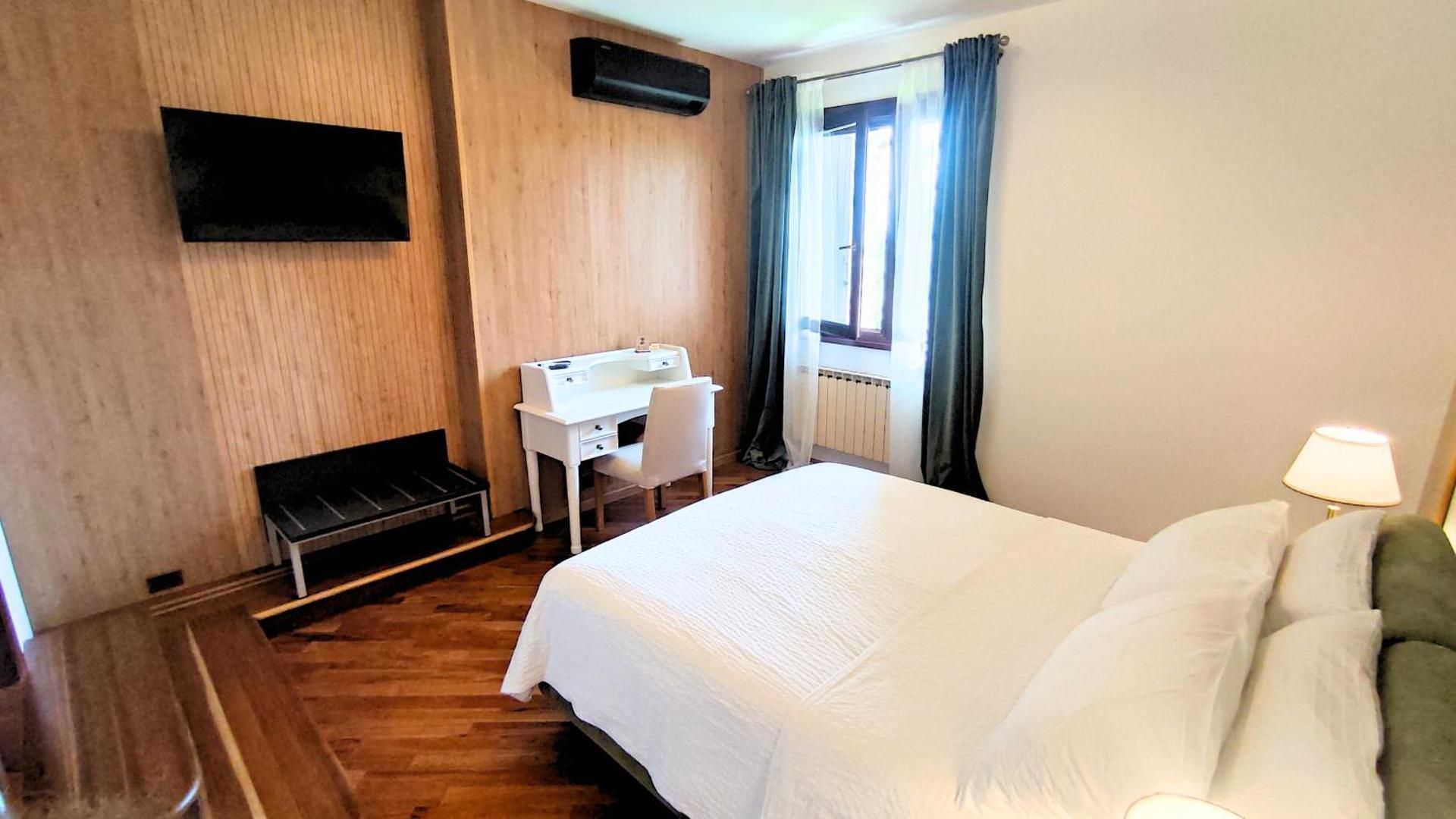 Double Room with Private Bathroom