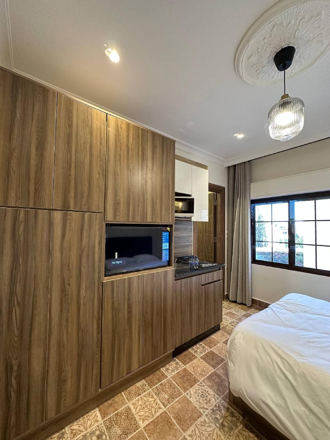 apartment - entire house or apartment