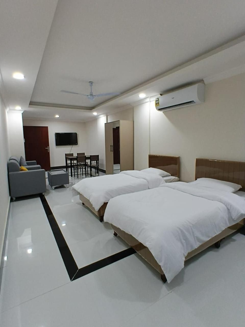 One-Bedroom Apartment